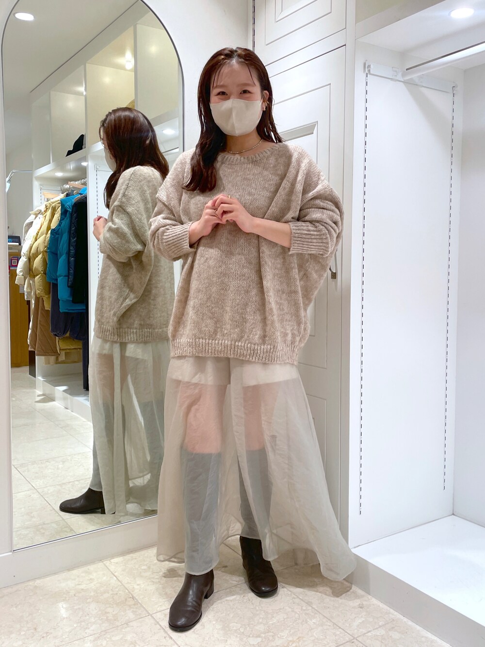「カジュアルコーデ、秋服コーデ、シンプルコーデ、今日のコーデ、きれいめカジュアル、大人コーデ、秋、ラフ、キャミワンピース」｜「mysticのモヘアシアーニット（ニット/セーター、ブルー系）」を使った、Nishimura Misakiさん（レディース・160cm）の秋コーディネートの2枚目の写真