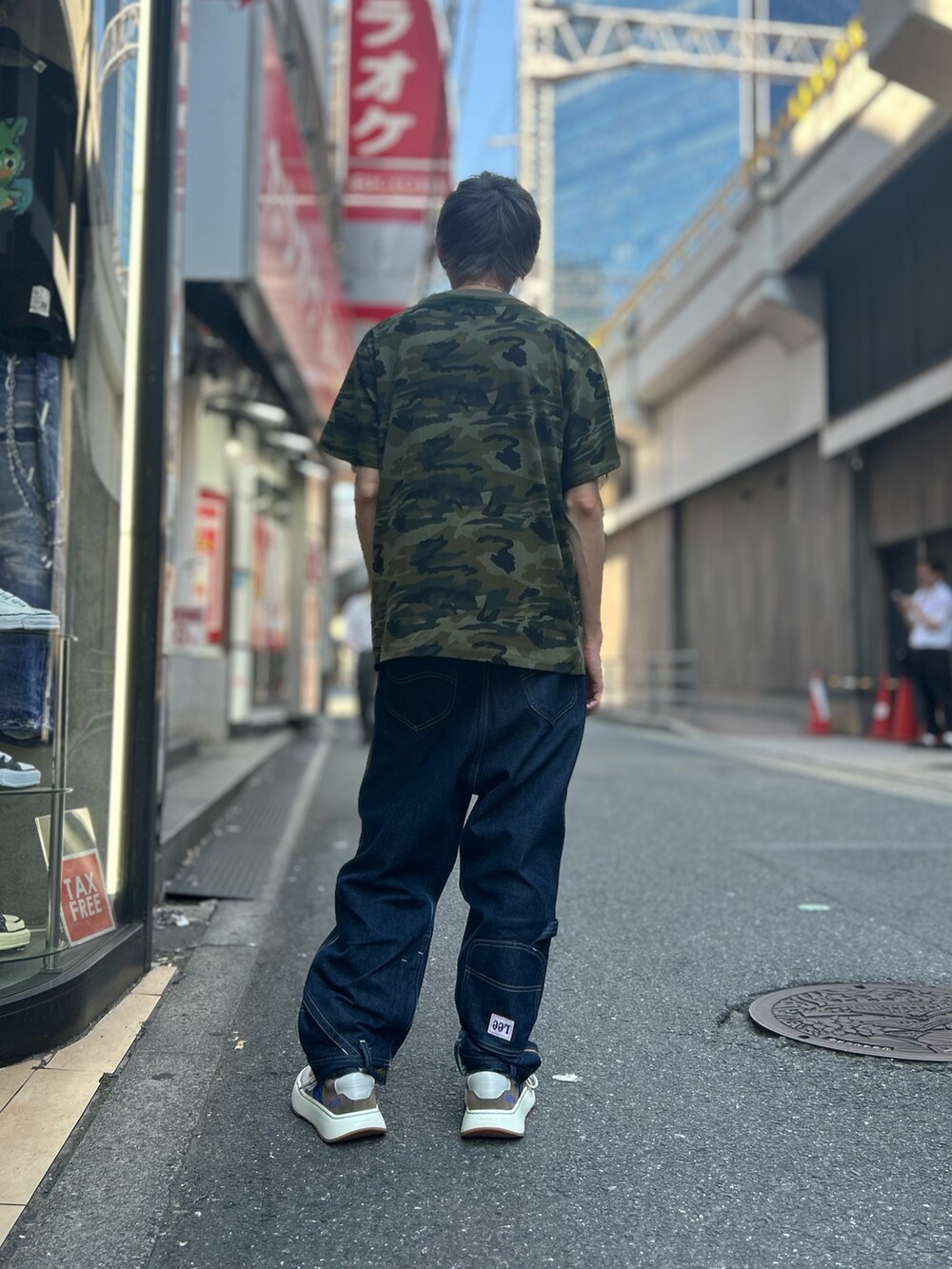 その他のトップスを着用したメンズの夏コーディネートの2枚目の写真