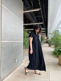 Curensology(カレンソロジー)/ラッフルカラーコクーンワンピースを使っ