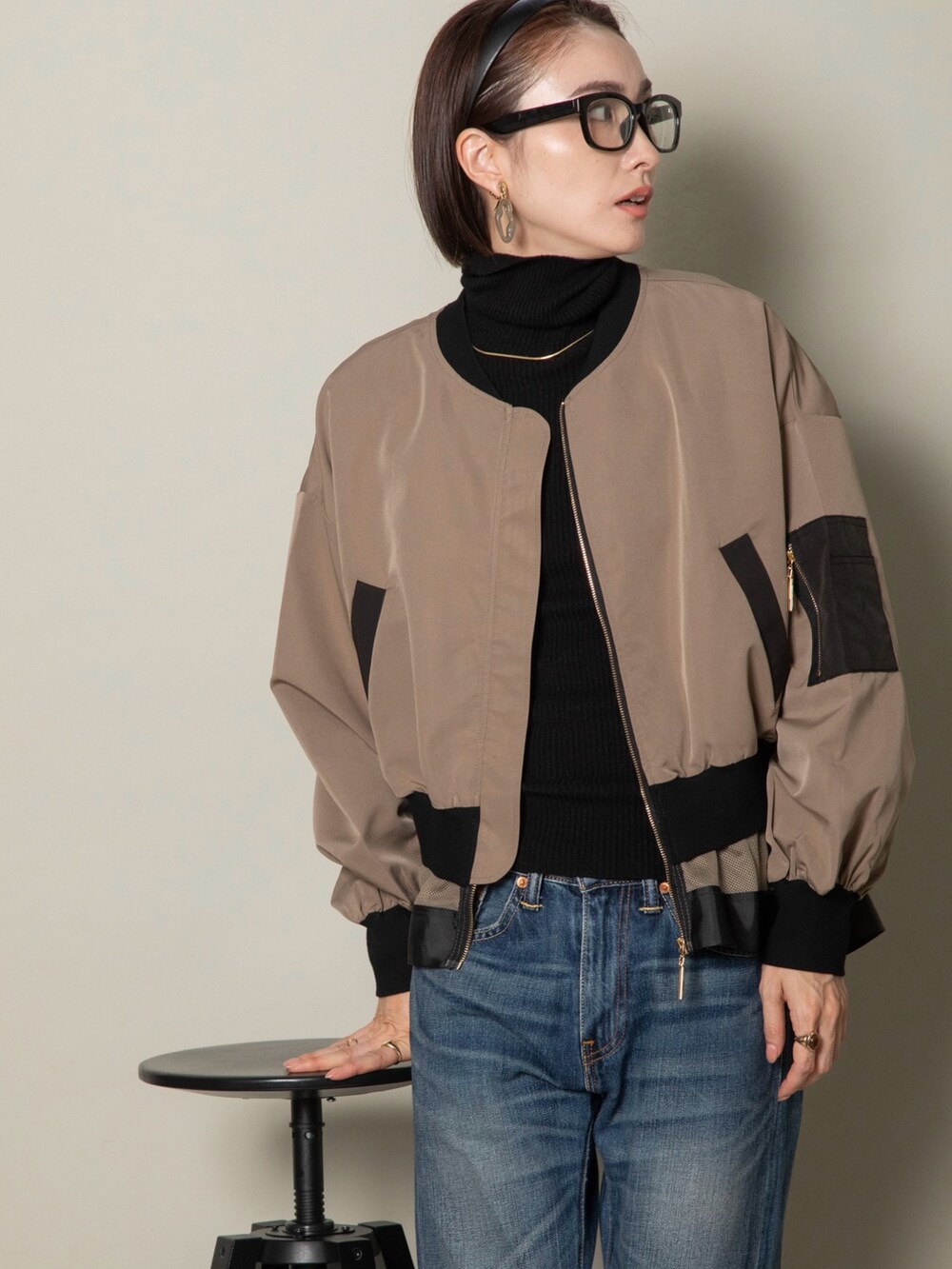 「lodie、ロディスタイル、mhbg、mhbgtokyo、古着MIX、秋服準備はじめました、きれいめカジュアル、休日スタイル、秋コーデ、秋のコーデ、デニム」｜「MHBG TOKYOのMA-1 バイカラー チュール ジップブルソン（ブルゾン、ブラウン系）」を使った、lodieさん（レディース・160cm）の夏コーディネートの2枚目の写真