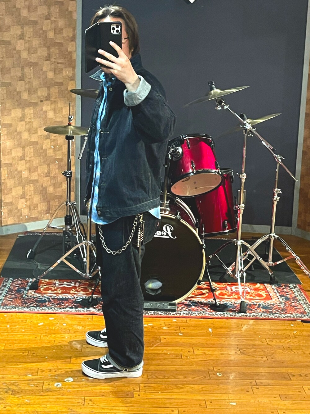 「onepieceofrock、subculture、VANS、カジュアル、アメカジ、大人カジュアル、スニーカー、デニム、denim、セットアップ、いいね、save、フォローお願いします🤑、チェックシャツ、ブルー、オトナカジュアル、おしゃれさんと繋がりたい」｜「onepiece of rockのアイテム（デニムジャケット、ブルー系）」を使った、minetoraさん（メンズ・171cm）の春コーディネートの4枚目の写真
