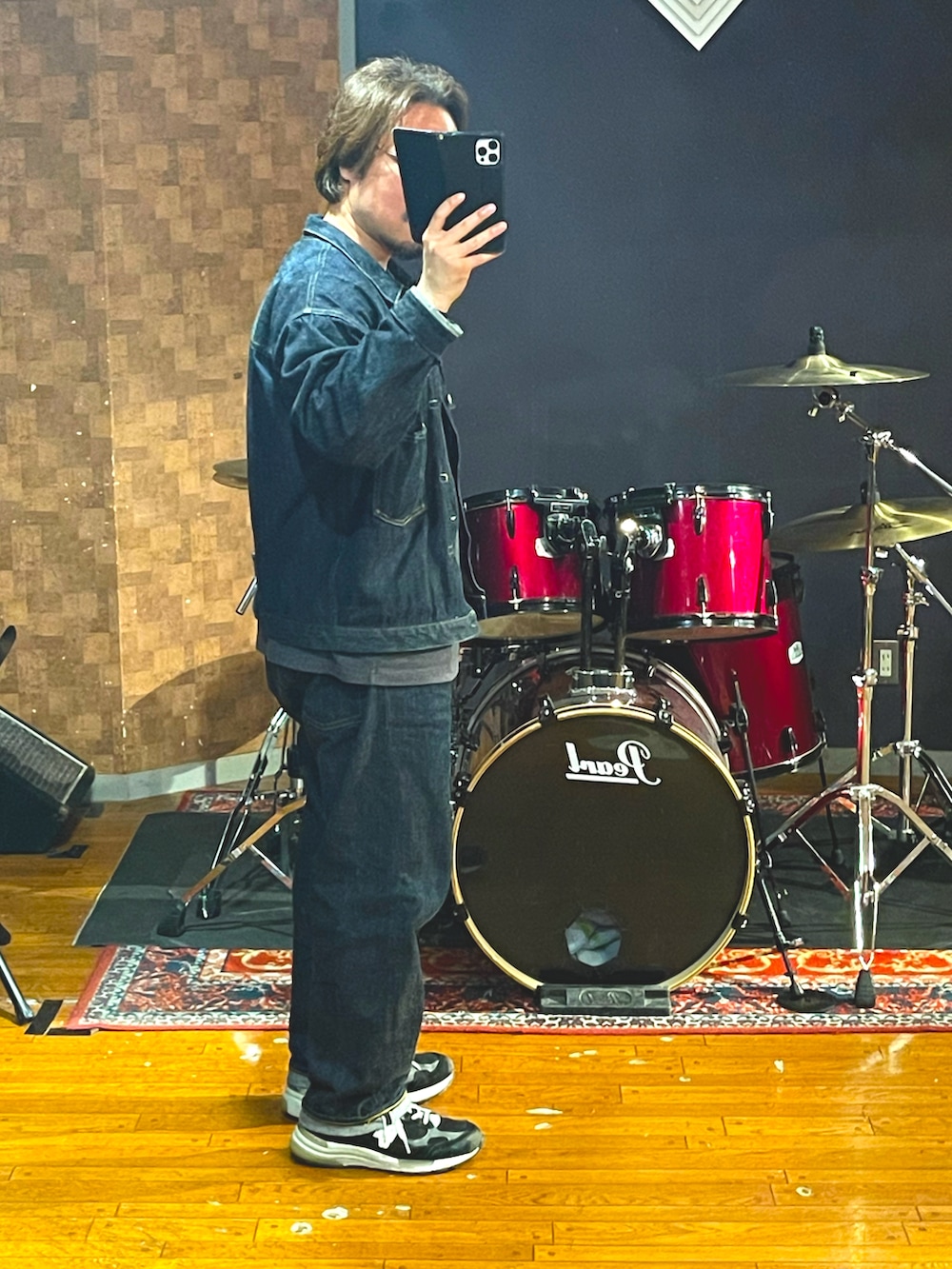 「ONEPIECE OF ROCK、wtaps、New Balance、デニム、デニムパンツ、デニムジャケット、denim、大人カジュアル、カジュアル、カジュアルコーデ、春コーデ、スニーカーコーデ、アメカジ、いいね、save、フォローお願いします🤑、ビッグシルエット」｜「onepiece of rockのアイテム（デニムジャケット、ブルー系）」を使った、minetoraさん（メンズ・171cm）の春コーディネートの2枚目の写真