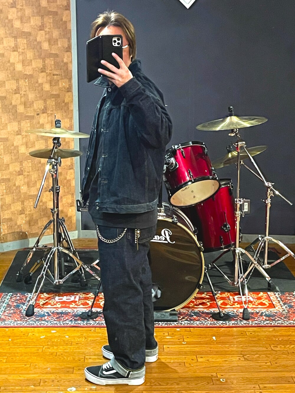 「One Piece Of Rock、VANS、デニム、デニムジャケット、スニーカー、セットアップ、大人カジュアル、シンプルコーデ、カジュアル、春コーデ、アメカジ、いいね、save、フォローお願いします🤑、おしゃれさんと繋がりたい、メンズコーデ、大人コーデ」｜「One Piece of Rockのアイテム（デニムジャケット、ブルー系）」を使った、minetoraさん（メンズ・171cm）の春コーディネートの4枚目の写真