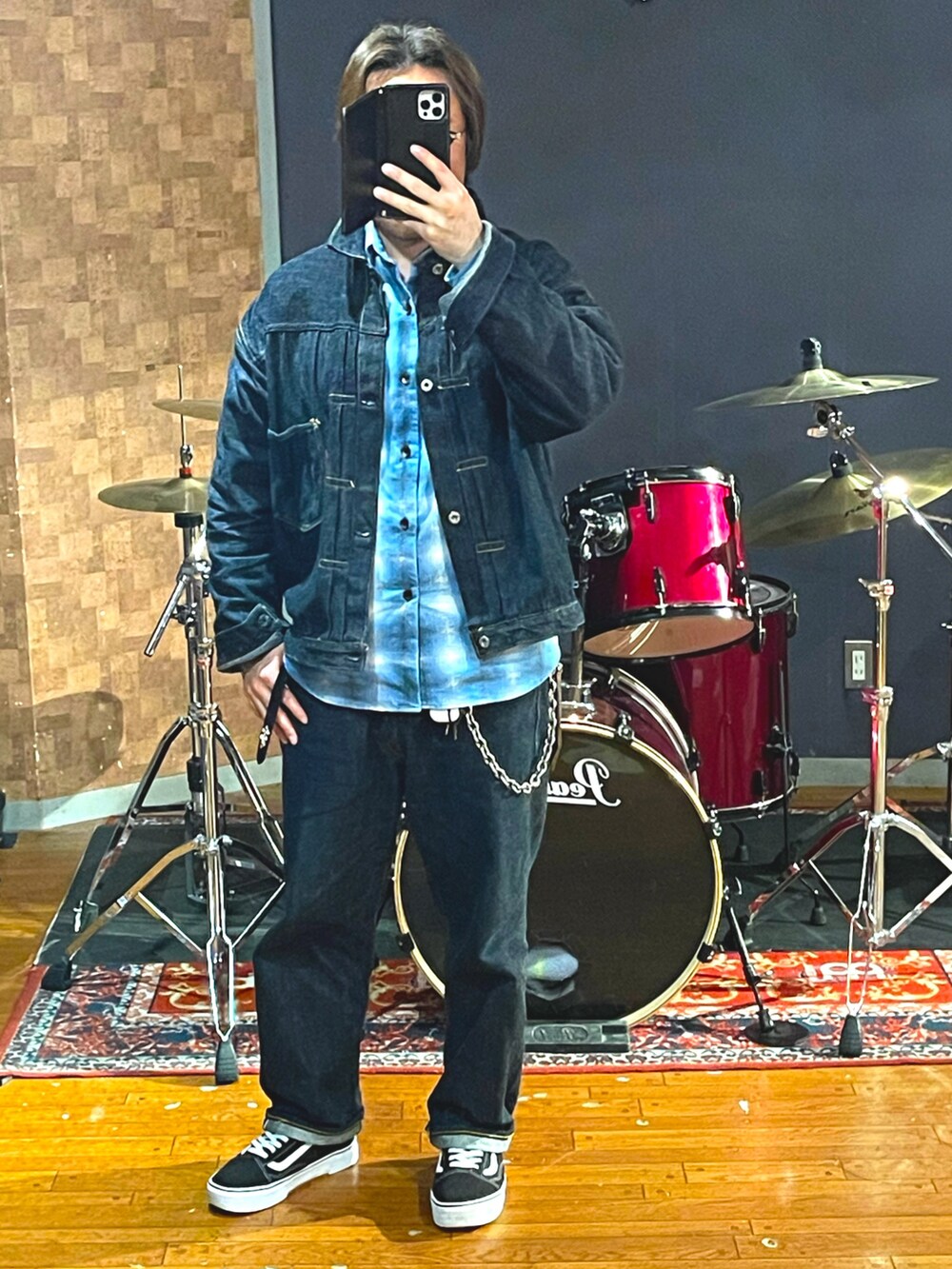 「onepieceofrock、subculture、SC、VANS、デニム、スニーカー、チェックシャツ、カジュアル、大人カジュアル、ストリート、春コーデ、レイヤードスタイル、メンズファッション、メンズコーデ、シンプル」｜「onepiece of rockのアイテム（デニムジャケット、ブルー系）」を使った、minetoraさん（メンズ・171cm）の春コーディネートの4枚目の写真