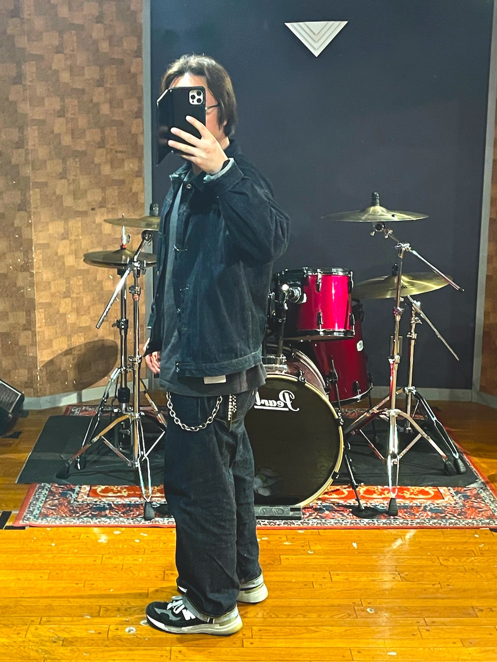 「ONEPIECE OF ROCK、wtaps、New Balance、デニム、デニムパンツ、デニムジャケット、denim、大人カジュアル、カジュアル、カジュアルコーデ、春コーデ、スニーカーコーデ、アメカジ、いいね、save、フォローお願いします🤑、ビッグシルエット」｜「onepiece of rockのアイテム（デニムジャケット、ブルー系）」を使った、minetoraさん（メンズ・171cm）の春コーディネートの4枚目の写真