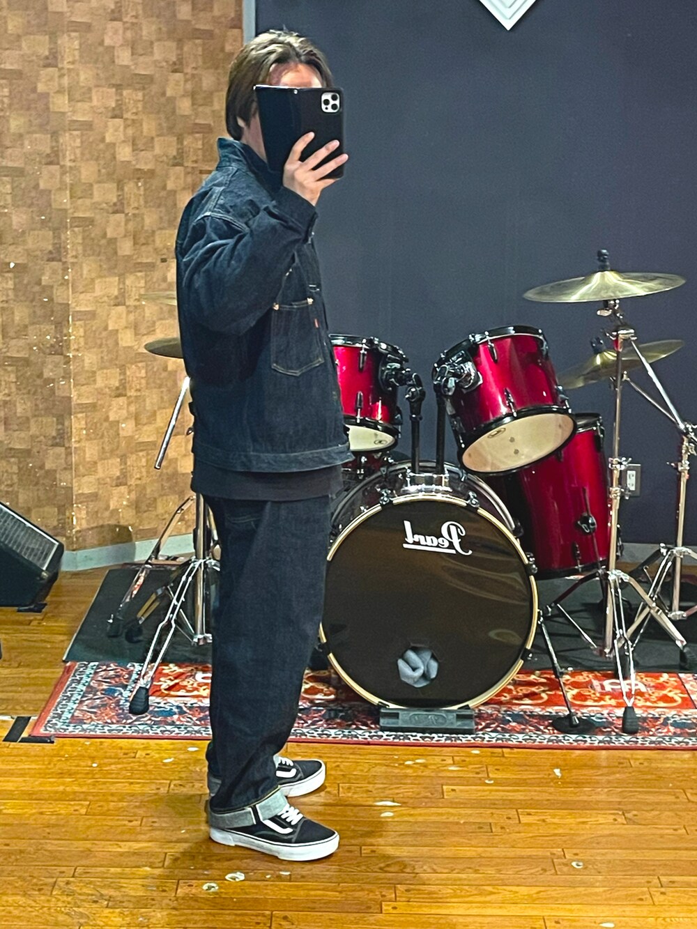 「One Piece Of Rock、VANS、デニム、デニムジャケット、スニーカー、セットアップ、大人カジュアル、シンプルコーデ、カジュアル、春コーデ、アメカジ、いいね、save、フォローお願いします🤑、おしゃれさんと繋がりたい、メンズコーデ、大人コーデ」｜「One Piece of Rockのアイテム（デニムジャケット、ブルー系）」を使った、minetoraさん（メンズ・171cm）の春コーディネートの2枚目の写真