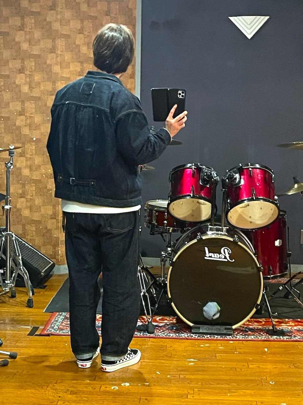 「onepieceofrock、Jackman、VANS、デニム、デニムパンツ、デニムジャケット、denim、スニーカー、大人コーデ、大人カジュアル、セットアップ、おしゃれさんと繋がりたい、カジュアル、シンプルコーデ、アメカジ」｜「onepiece of rockのアイテム（デニムジャケット、ブルー系）」を使った、minetoraさん（メンズ・171cm）の春コーディネートの3枚目の写真