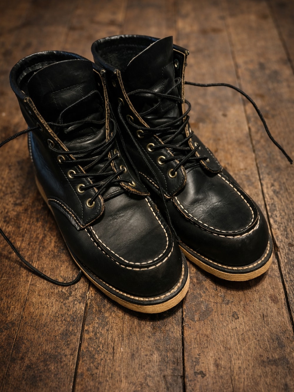 その他のシャツ/ブラウス、ブラック系のサロペット/オーバーオール、ブラック系のブーツを着用したメンズの冬コーディネートの3枚目の写真