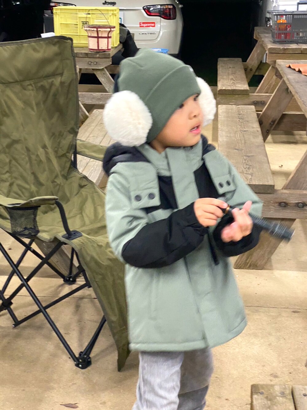 「ママののアイテム（イヤーマフ、グレー系）」を使った、reoreoさん（キッズ・120cm）の秋コーディネートの3枚目の写真