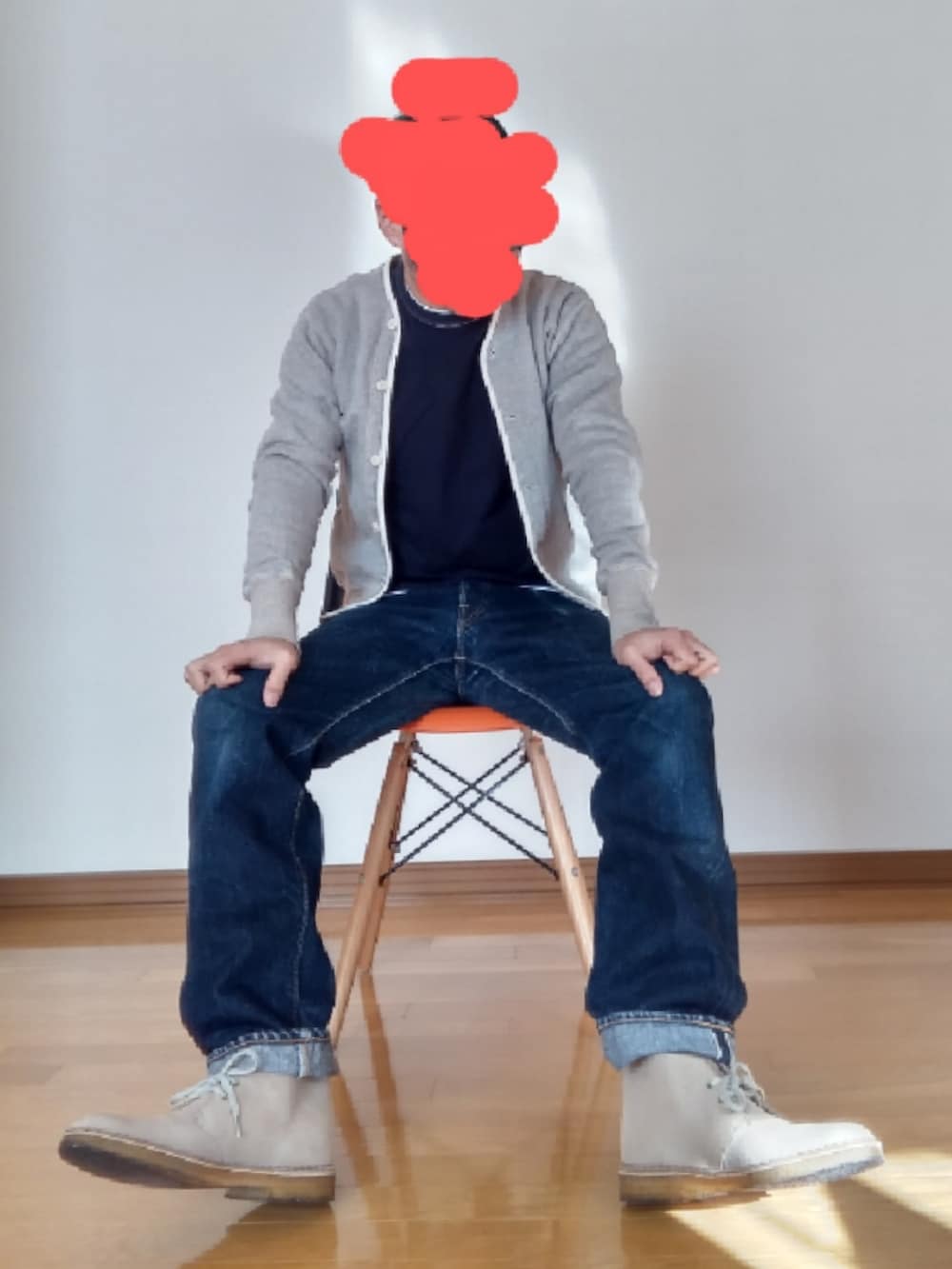 「デニム、デニムパンツ、アメカジ、アメカジコーデ、レザージャケット、デザートブーツ、スウェット」｜「古着のレザージャケット（ライダースジャケット、ブラック系）」を使った、urotasadamakさん（メンズ・168cm）の冬コーディネートの2枚目の写真