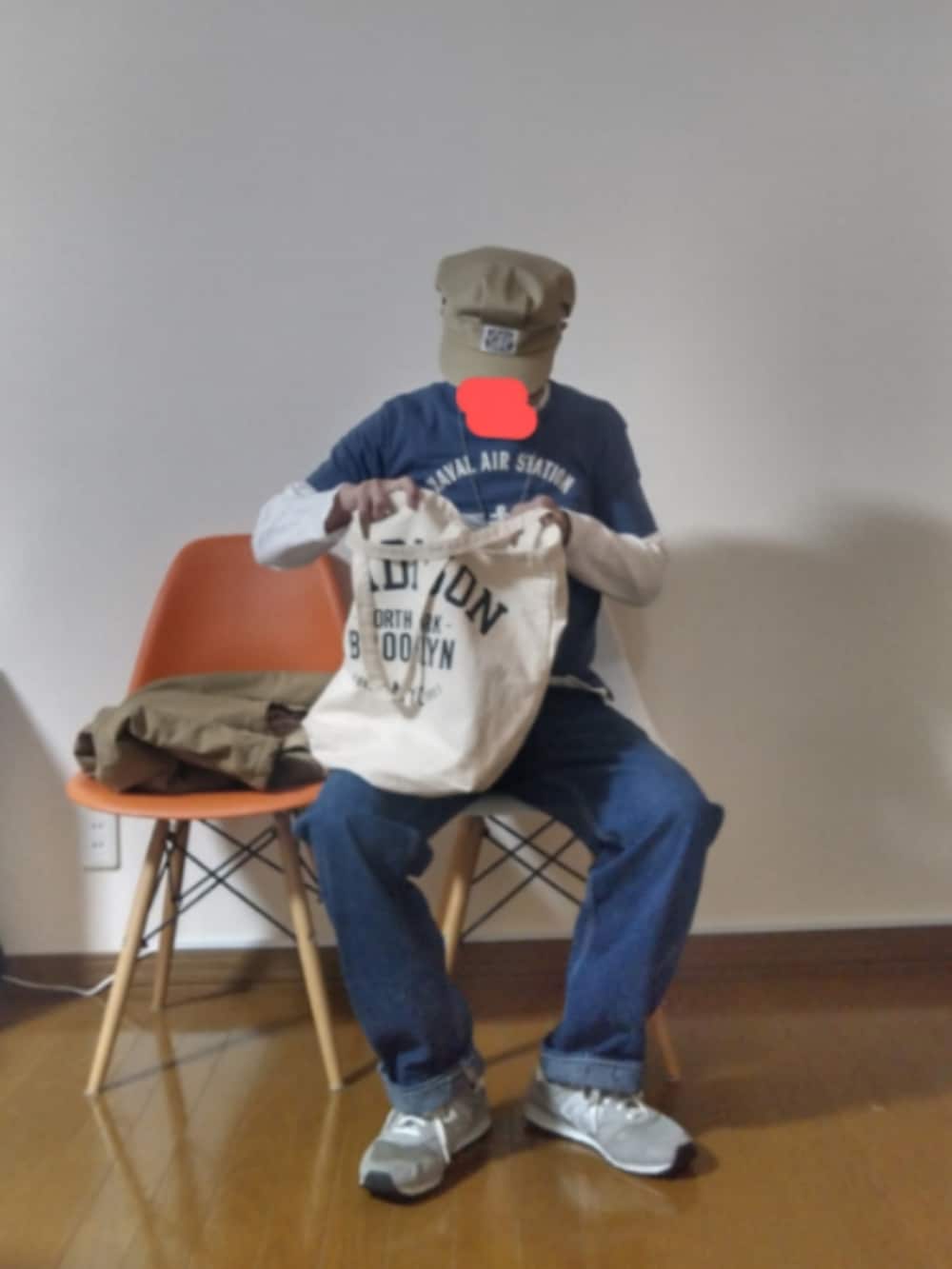 「アメカジ、ワークスタイル、ワークキャップ、Tシャツレイヤード、ボアジャケット、ペインターパンツ、ニューバランス、トートバッグ」｜「HOUSTONのボアジャケット（その他アウター、ベージュ系）」を使った、urotasadamakさん（メンズ・168cm）の春コーディネートの2枚目の写真