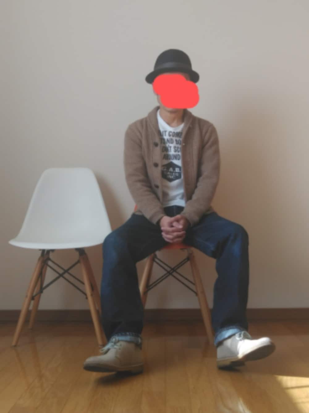 「アメカジ、革ジャン、シングルライダース、ハット、デザートブーツ、デニム、デニムパンツ、ニット、レザージャケット、甘辛mix、ニットカーディガン」｜「CHUMSのCH10-0533（カーディガン/ボレロ、ブラウン系）」を使った、urotasadamakさん（メンズ・168cm）の秋コーディネートの2枚目の写真