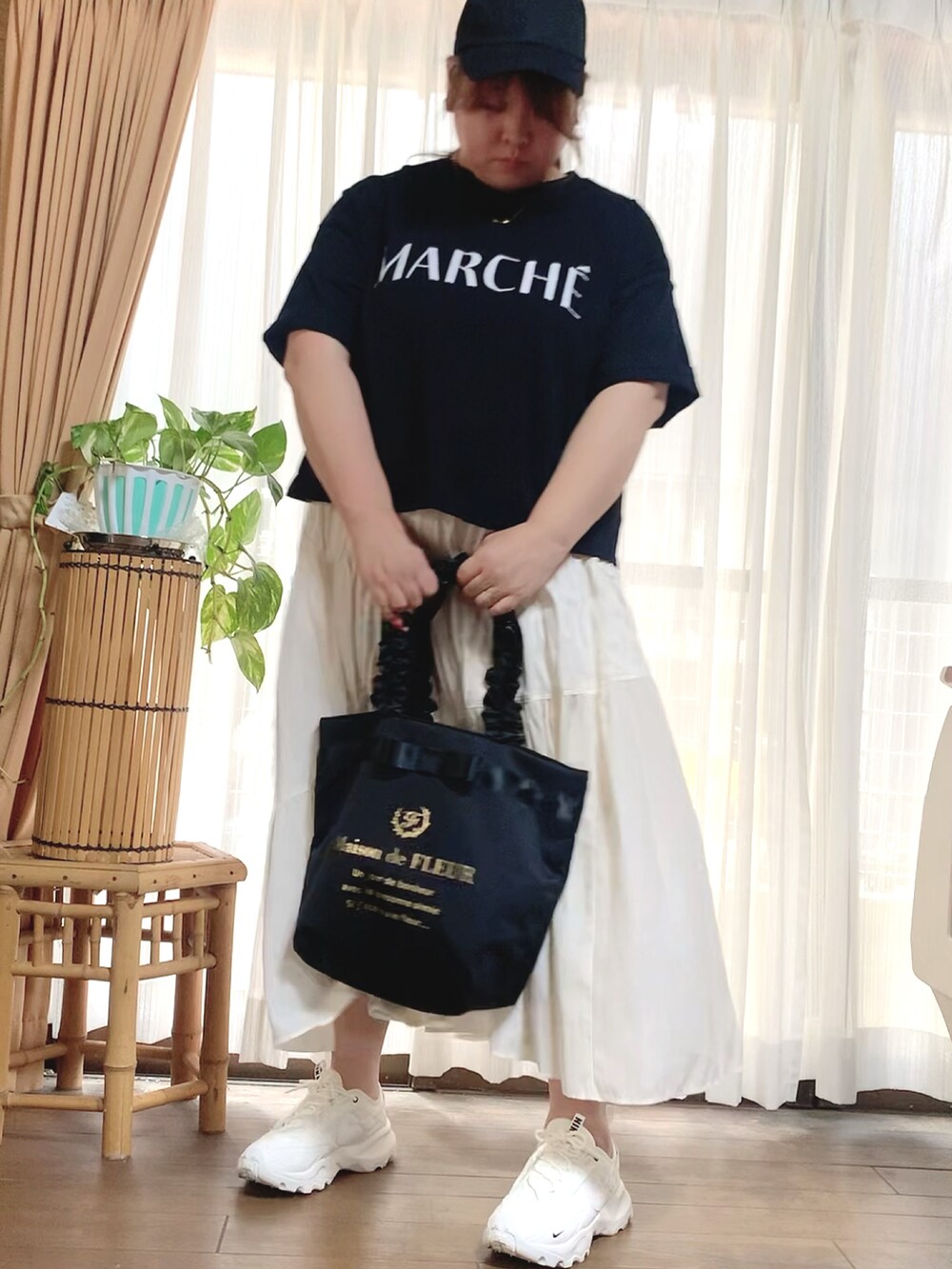 「カジュアルコーデ、お洒落さんとつながりたい、モノトーン、このスタイルがお気に入り、夏だ！Tシャツ着よう！、カジュアルガーリー、ロゴT、ラビアンジェ、ぽっちゃり、ぽっちゃりコーデ、30代、ティアードスカート、UNIQLO、NIKE、キャミワンピ」｜「GUのアイテム（キャップ、ブラック系）」を使った、chiroru0827さん（レディース・160cm）の夏コーディネートの3枚目の写真