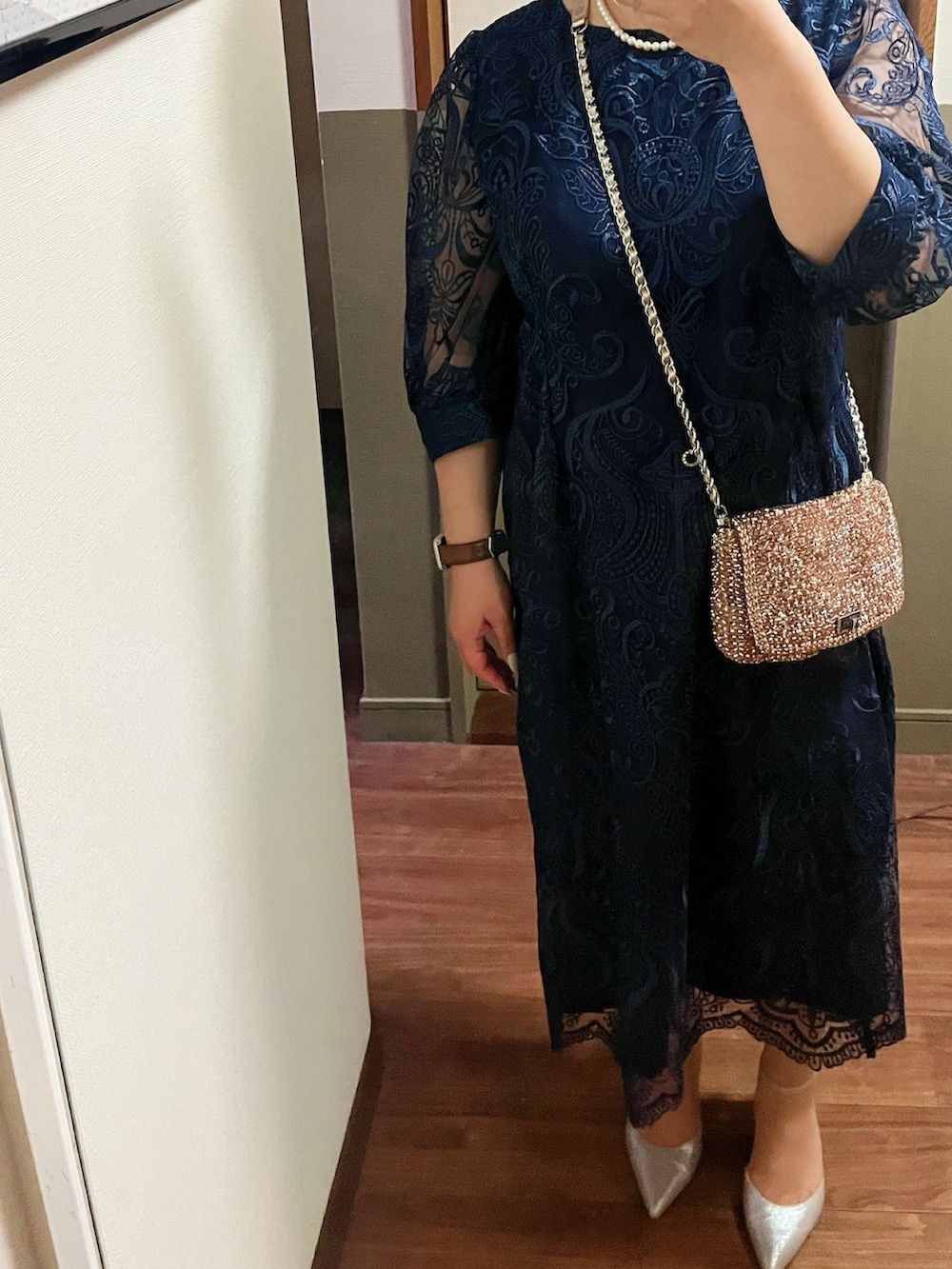 「結婚式、結婚式コーデ、お呼ばれスタイル、ネイビー、花柄ワンピース、レース、ドレス、二次会、キレイめ、パーティースタイル、ぽっちゃり、ぽっちゃりコーデ、プラスサイズ」｜「nianaの刺繍レース バックリボン タイトドレス 同窓会 二次会 ドレス（ドレス、ブルー系）」を使った、chiroru0827さん（レディース・160cm）の春コーディネートの2枚目の写真