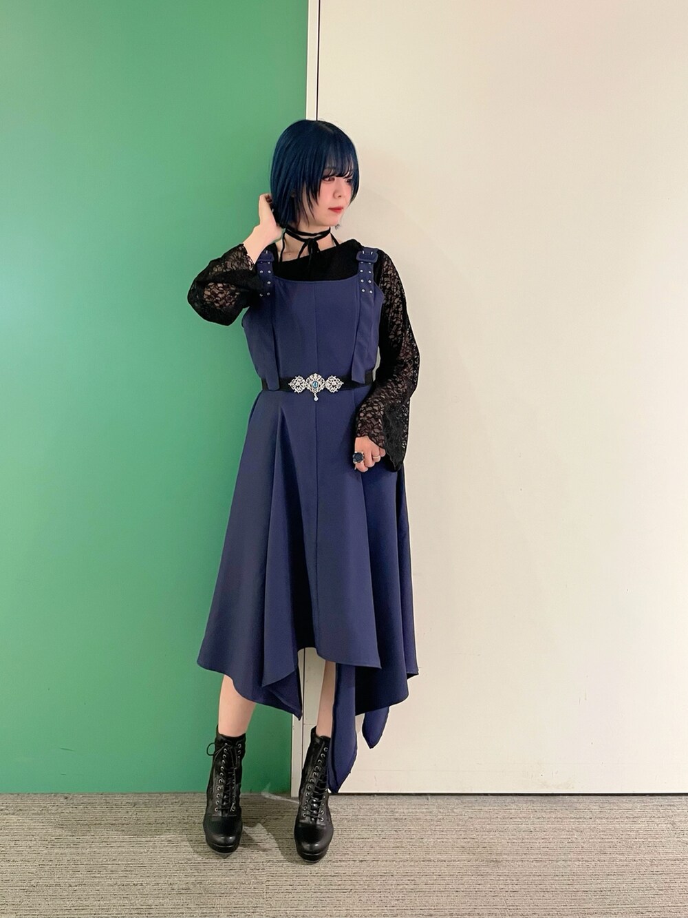 「axes femme、ワンピーススタイル、ワンピース、大人かわいい、30代コーデ、30代ファッション、30代ママ、イヘレム、ブルベ、ブルベ夏、推し活コーデ、推しカラー」｜「axes femmeのレース切替編み上げブーツ（ブーツ、ブラック系）」を使った、sach1さん（骨格ナチュラル・レディース・166cm）の春コーディネートの5枚目の写真