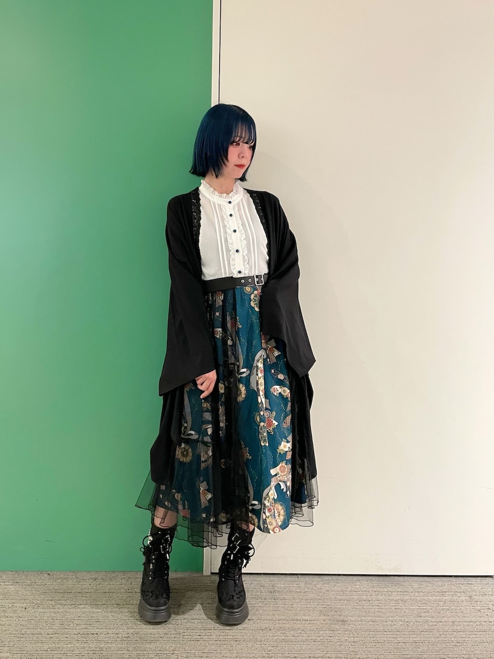 「axes femme、axes femme POETIQUE、大人かわいい、モードカジュアル、30代コーデ、30代ファッション、30代ママ、モード、和装、和柄、和風」｜「axes femmeの燦爛柄ワンピース（ワンピース、ブルー系）」を使った、sach1さん（骨格ナチュラル・レディース・166cm）の春コーディネートの5枚目の写真