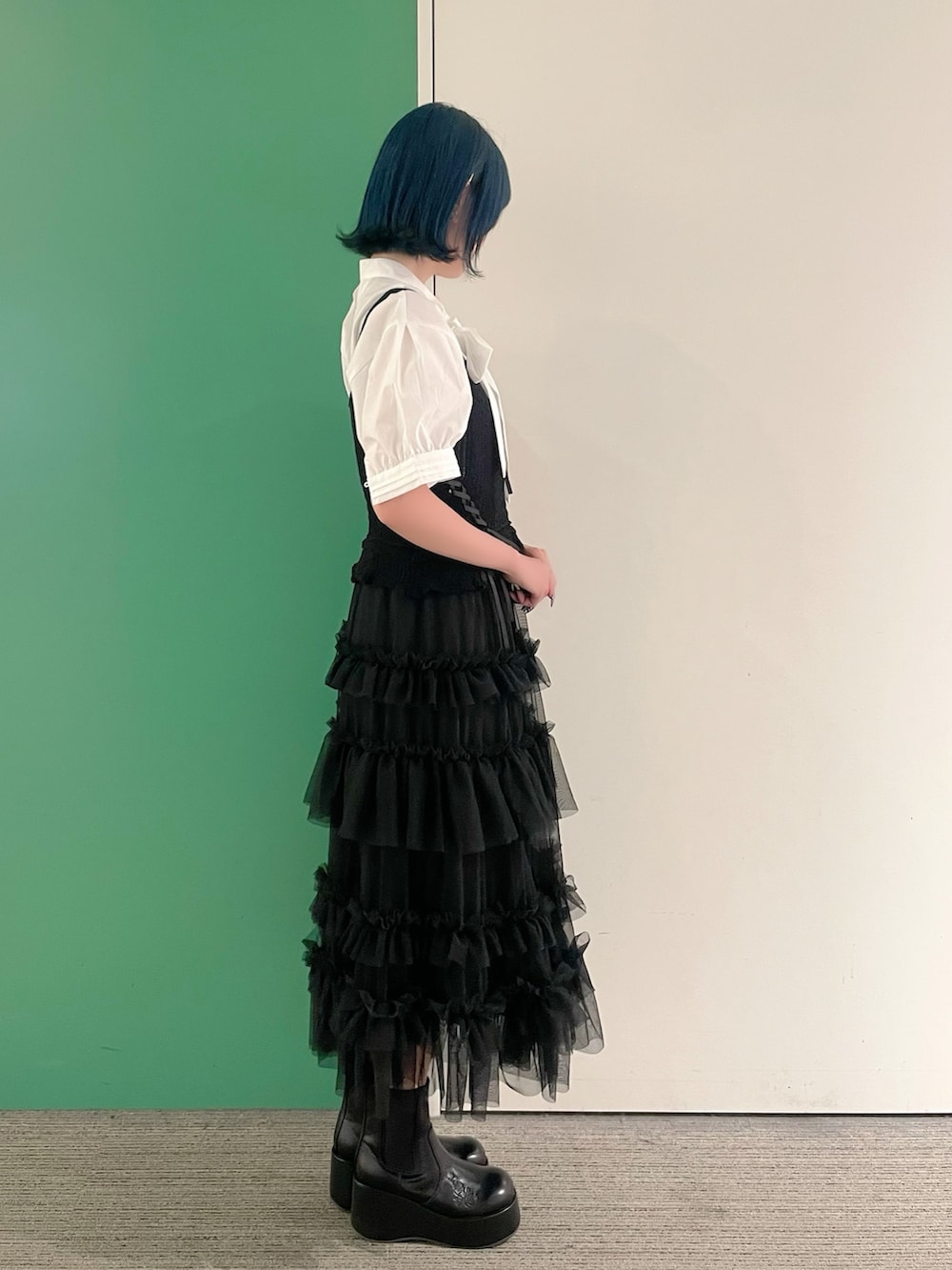 「axes femme、大人可愛い、夏コーデ、ゆるシルエット、高身長女子、30代コーデ、30代ファッション、30代ママ、ボウタイブラウス、ブラウス、ビスチェ、ビスチェコーデ」｜「axes femmeのビッグリボン半袖ブラウス（シャツ/ブラウス、ホワイト系）」を使った、sach1さん（レディース・166cm）の春コーディネートの3枚目の写真