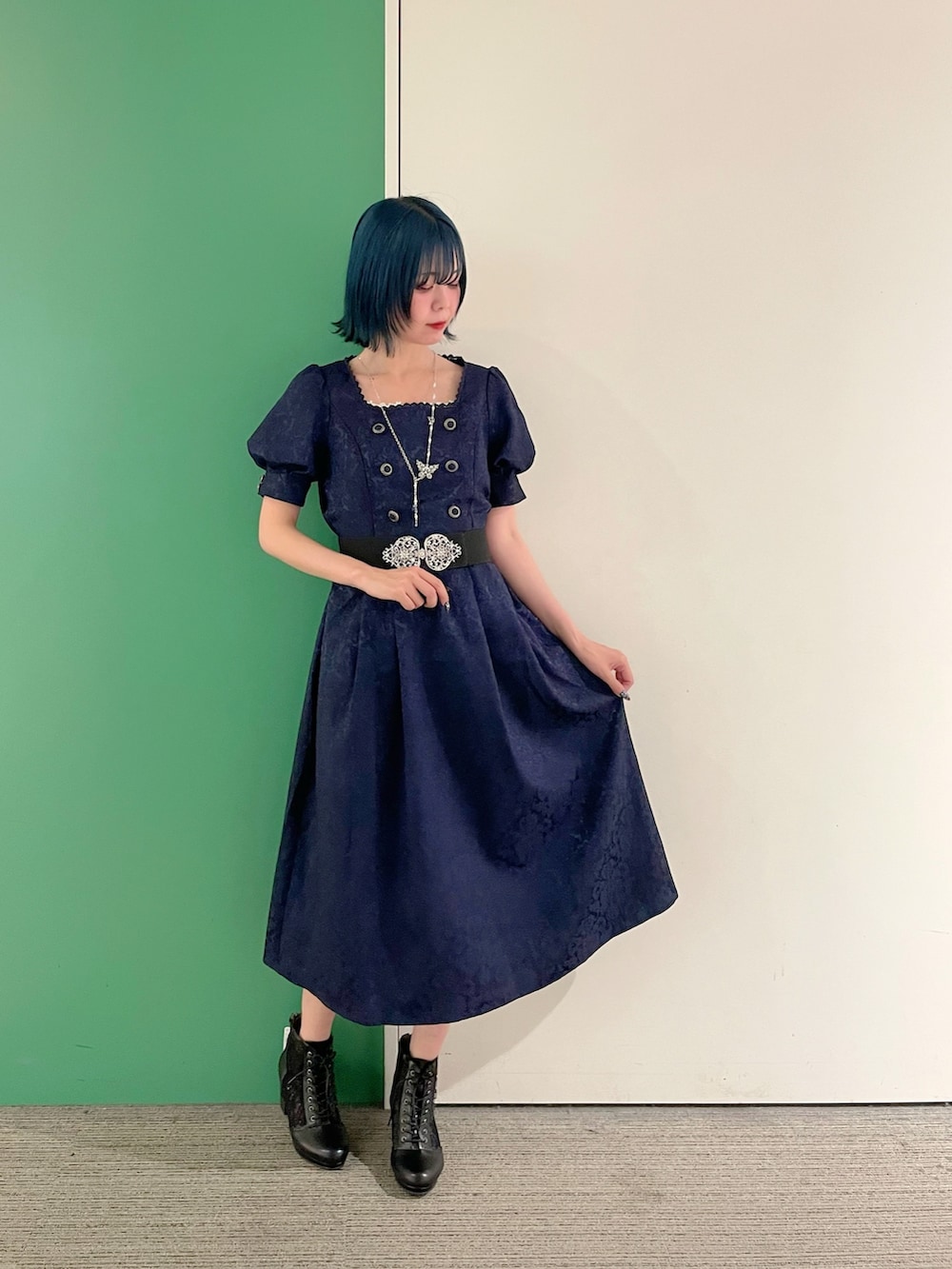「axes femme、夏コーデ、大人可愛い、高身長女子、ワンピース、上品、上品ワンピース、ロングワンピース、30代コーデ、30代ファッション、30代ママ、エレガンス、エレガント」｜「axes femmeのスクエアネックジャカードワンピース（ワンピース、ブルー系）」を使った、sach1さん（骨格ナチュラル・レディース・166cm）の春コーディネートの2枚目の写真