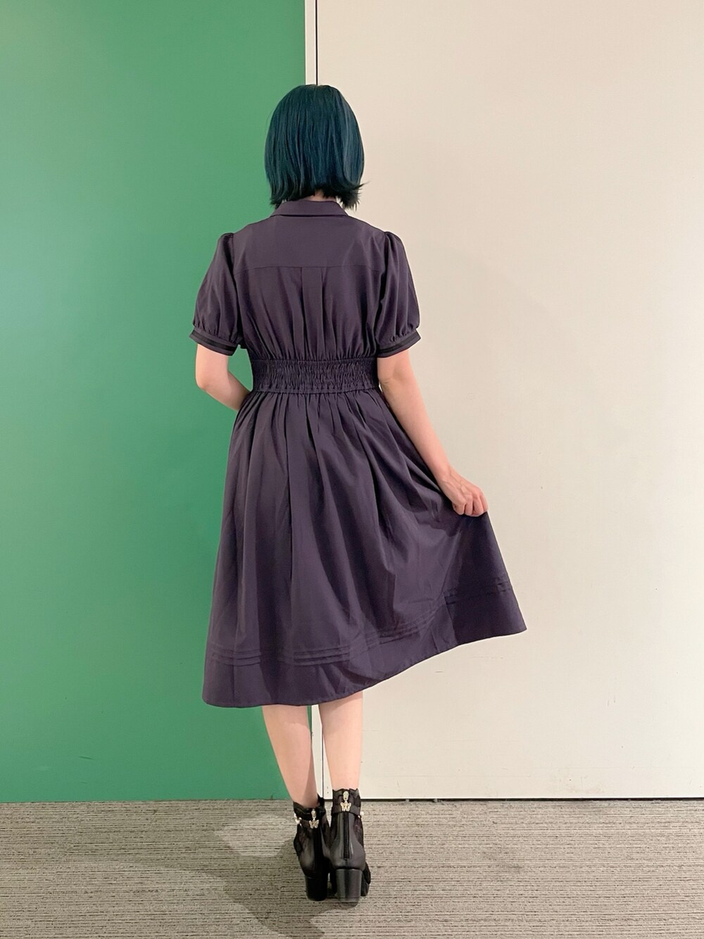 「axes femme、きれいめコーデ、オトナ女子、ワンピースコーデ、ワンピース、ワントーンコーデ、30代コーデ、30代ママ、パープルコーデ、初夏コーデ、初夏のお出掛けコーデ」｜「axes femmeのカップ付きストラップタンク（タンクトップ、ブラック系）」を使った、sach1さん（レディース・166cm）の春コーディネートの5枚目の写真
