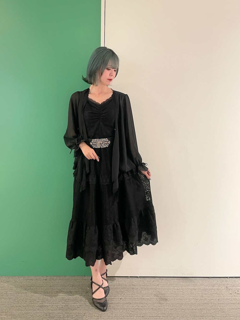 sach1さんの「イレヘムシフォンカーデ（axes femme）」を使ったコーディネートの3枚目の写真