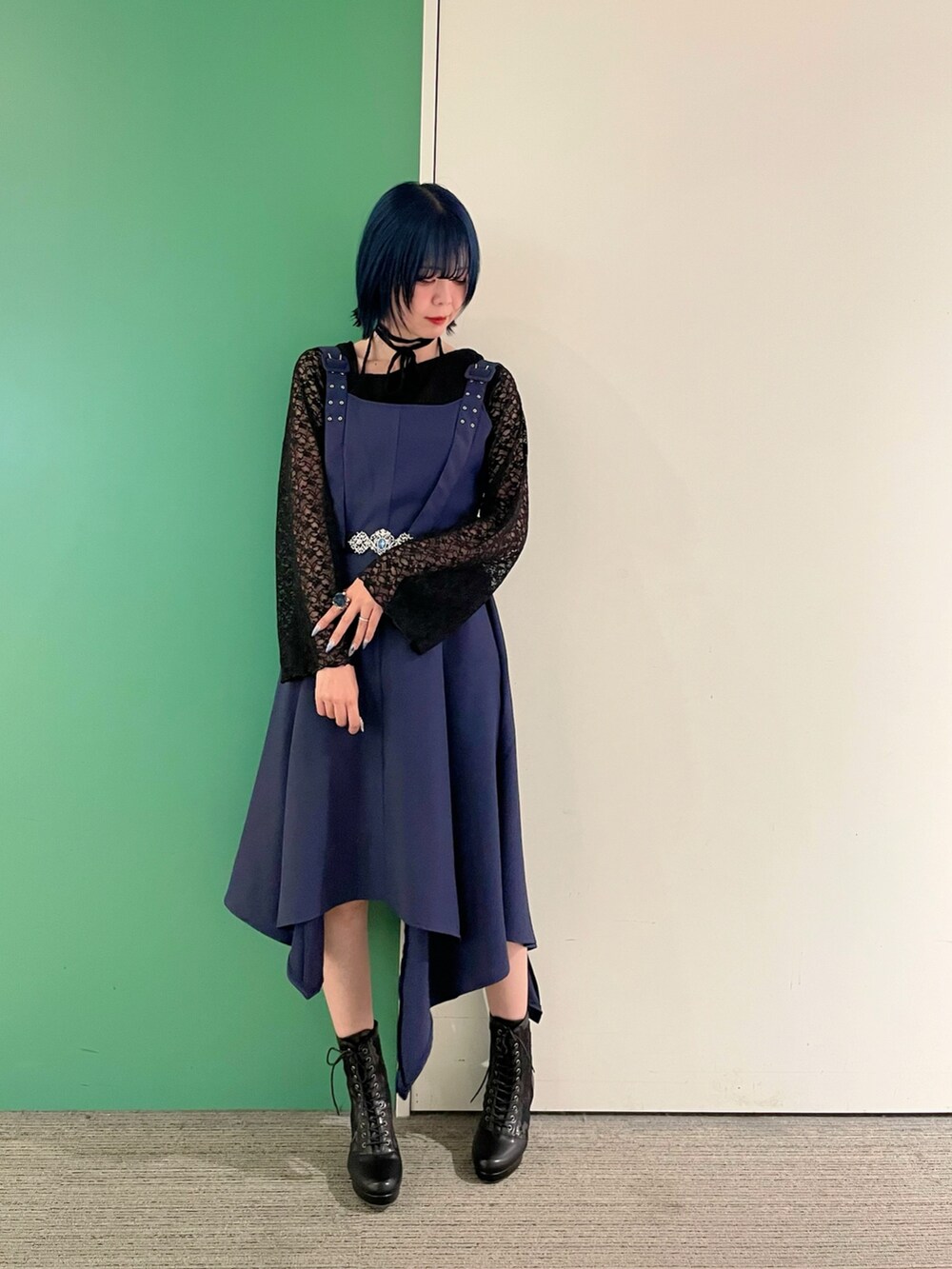 「axes femme、ワンピーススタイル、ワンピース、大人かわいい、30代コーデ、30代ファッション、30代ママ、イヘレム、ブルベ、ブルベ夏、推し活コーデ、推しカラー」｜「axes femmeのレース切替編み上げブーツ（ブーツ、ブラック系）」を使った、sach1さん（骨格ナチュラル・レディース・166cm）の春コーディネートの4枚目の写真