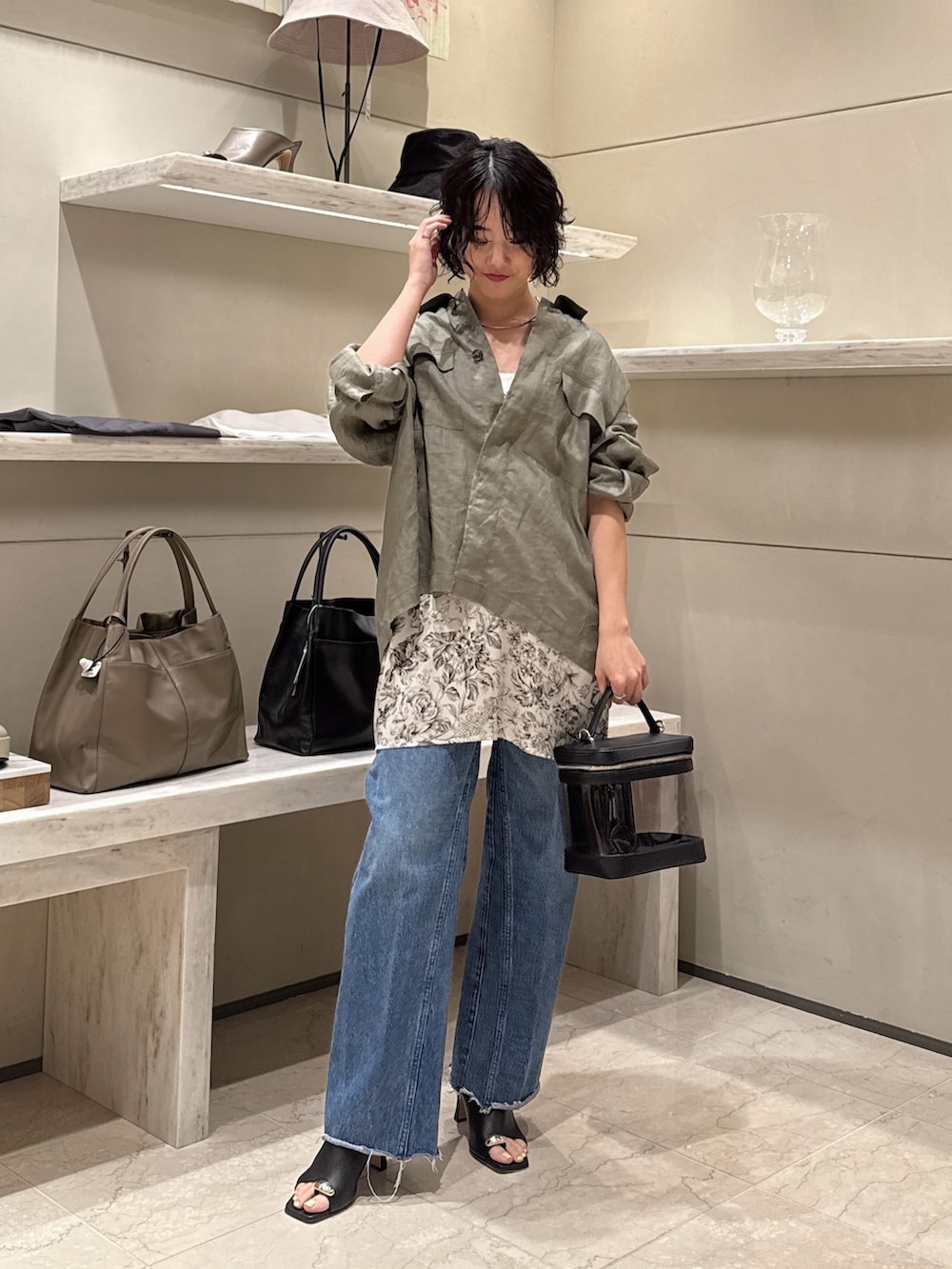 セットアップ対応】ボタニカルサテンキャミを使った人気ファッション