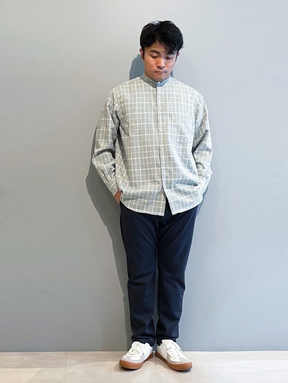 「大人カジュアル、はるコーデ、春コーデ、カーディガン、カジュアルコーデ、休日コーデ、ootd、おしゃれさんと繋がりたい、いいね、save、フォローお願いします🤑、THESHOPTK」｜「THE SHOP TK の【定番人気NO1！/ユニセックスアイテム】ダンボールVカーディガン（カーディガン/ボレロ、グリーン系）」を使った、KAIさん（メンズ・163cm）の春コーディネートの3枚目の写真