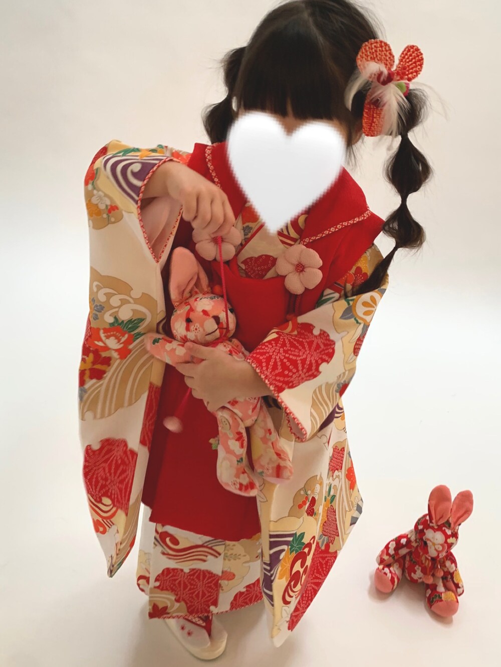 「キッズファッション、七五三、着物、和装、和服、おんなのこ、女の子、キッズ、3歳、753、いいね、save、フォローお願いします🤑」｜「着物のアイテム（その他、レッド系）」を使った、YUIRIさん（キッズ・90cm）の冬コーディネートの2枚目の写真