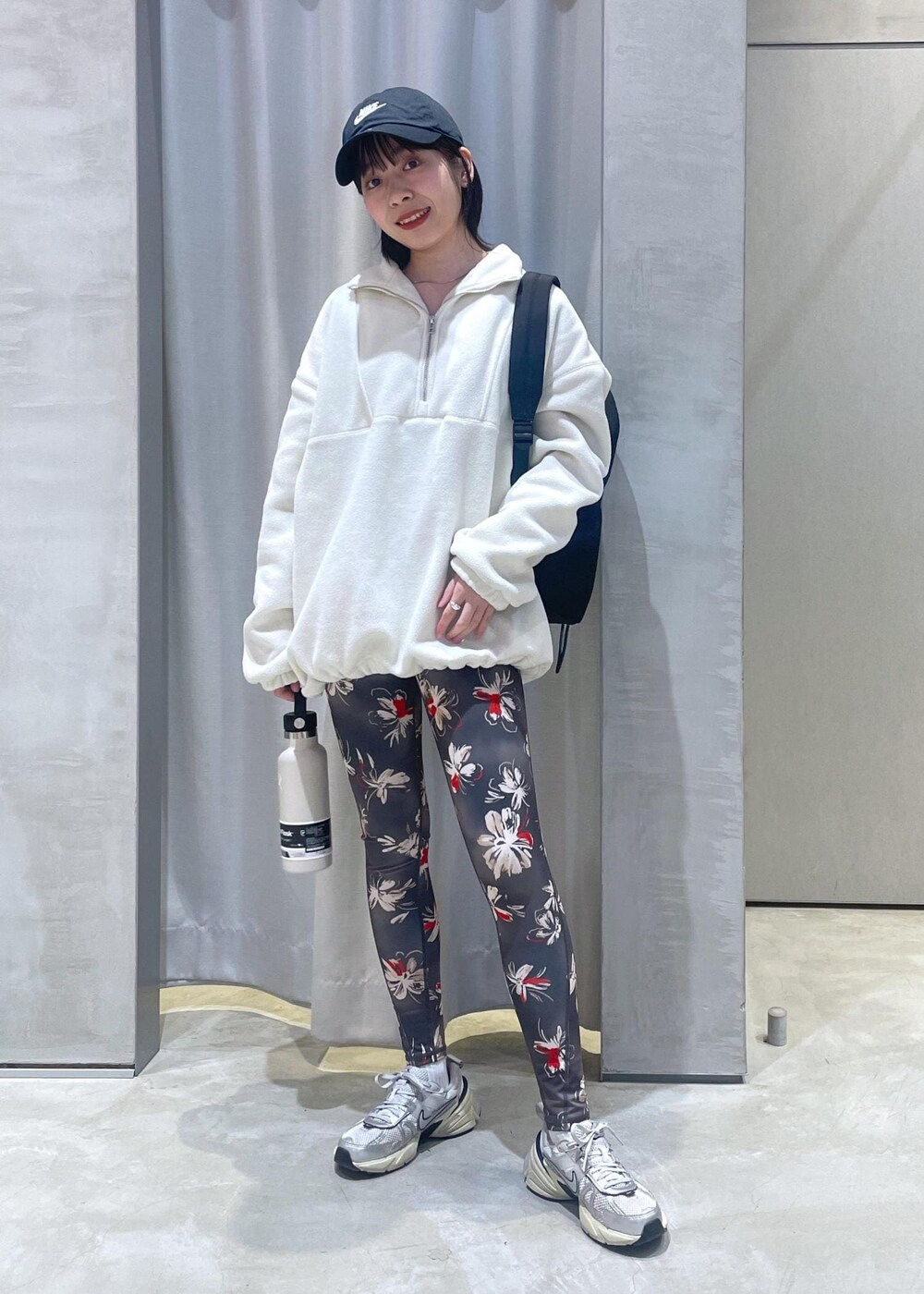 「初春コーデ、秋コーデ、初冬コーデ、冬コーデ、ランニングコーデ、ジム・トレーニングコーデ、ヨガコーデ、スポーツミックス、カジュアルコーデ、ヘルシーコーデ、NERGY、ストレート、ブルべ夏、乾燥、低身長」|「NIKEの【NIKE】ナイキ クラブ アンストラクチャード フォーチュラ ウッシュ キャップ(キャップ、ブラック系)」を使った、TENDOさん(レディース・153cm)の冬コーディネートの2枚目の写真