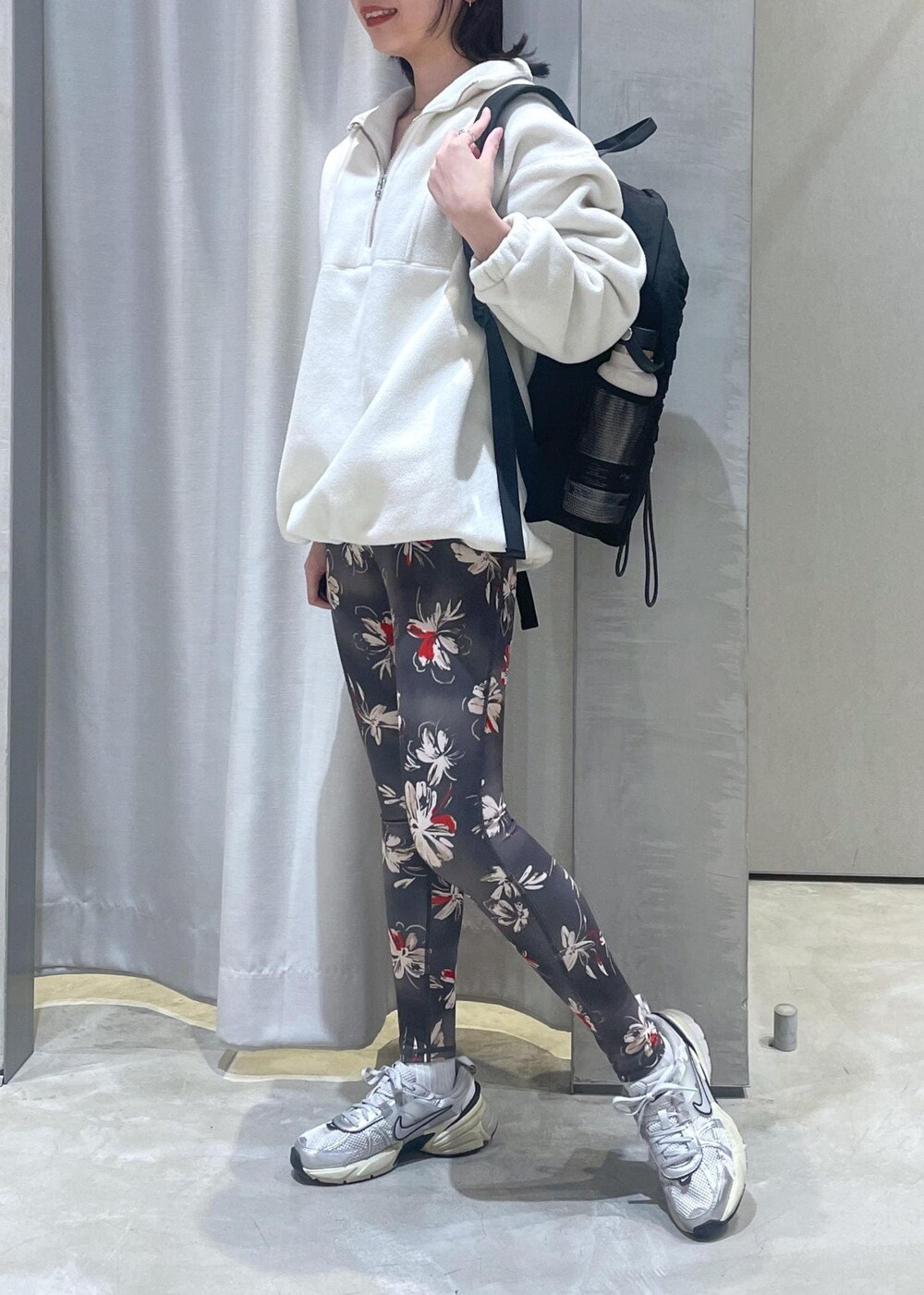 「初春コーデ、秋コーデ、初冬コーデ、冬コーデ、ランニングコーデ、ジム・トレーニングコーデ、ヨガコーデ、スポーツミックス、カジュアルコーデ、ヘルシーコーデ、NERGY、ストレート、ブルべ夏、乾燥、低身長」|「NIKEの【NIKE】ナイキ クラブ アンストラクチャード フォーチュラ ウッシュ キャップ(キャップ、ブラック系)」を使った、TENDOさん(レディース・153cm)の冬コーディネートの7枚目の写真