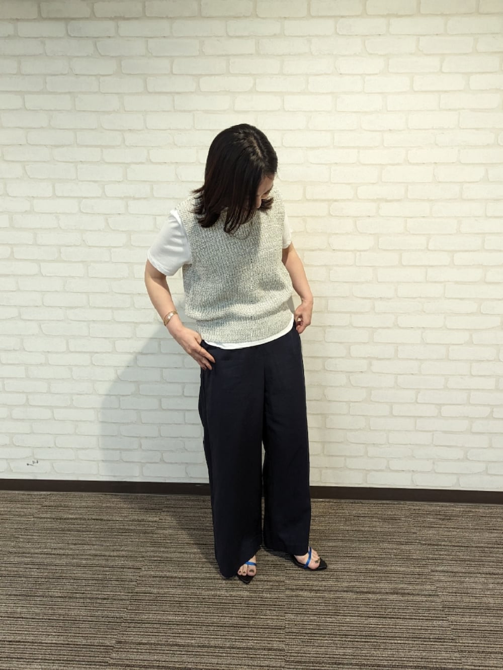 「夏コーデ、オトナ女子、シンプルコーデ、きれいめカジュアル、Techichi」｜「Te chichiのアイテム（パンツ、ブルー系）」を使った、てらさん（レディース・153cm）の夏コーディネートの2枚目の写真