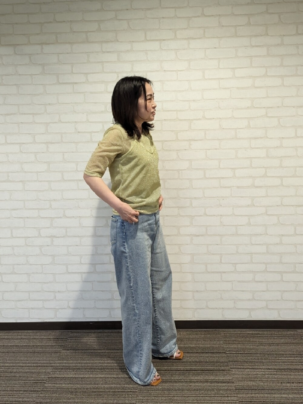 「きれいめカジュアル、夏、オトナ女子、デニム、シンプルコーデ、夏コーデ、Te chichi(Te chichi)、低身長コーデ」｜「Te chichiのアイテム（デニムパンツ、ブルー系）」を使った、てらさん（レディース・153cm）の春コーディネートの2枚目の写真