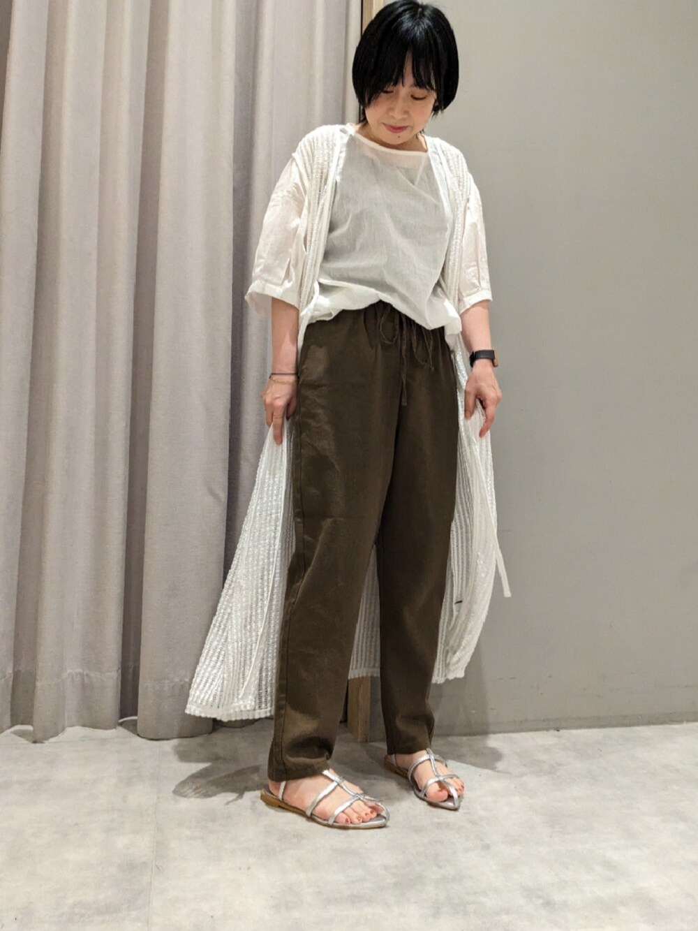 「Melan Cleugeのアイテム（ベスト、ホワイト系）」を使った、てらさん（レディース・153cm）の夏コーディネートの3枚目の写真
