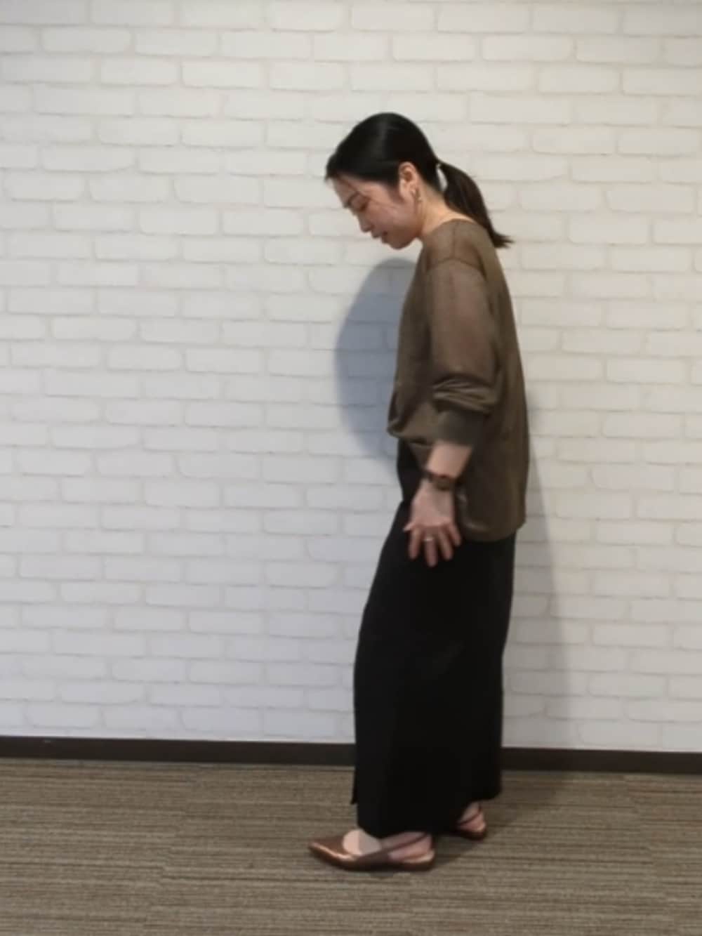 「オトナ女子、シンプルスタイル、Techichi、低身長、低身長コーデ」｜「Te chichiのアイテム（トップス、グリーン系）」を使った、てらさん（レディース・153cm）の秋コーディネートの3枚目の写真