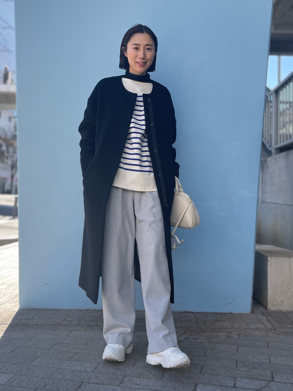 「大人カジュアル、今日のコーデ、冬コーデ、きれいめカジュアル、あったかコーデ、タートルネック、高身長女子、ママファッション、高身長コーデ、オトナ女子」｜「NOLLEY’Sのダブルクロス・ロングコート（その他アウター、ブラック系）」を使った、nol yuuuさん（レディース・166cm）の冬コーディネートの2枚目の写真