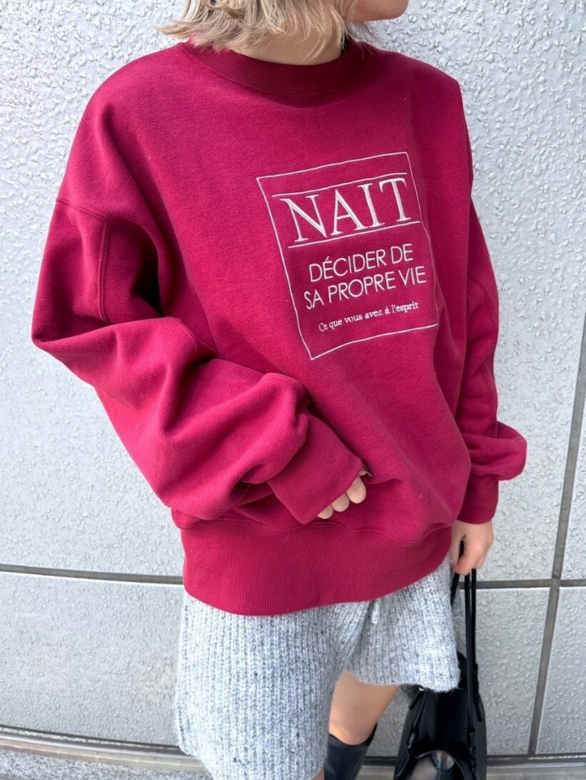 「レザー、スウェット、ブーツ、大人女子、ニットコーデ、お出かけコーデ、大人かわいい、ファッションを楽しもう、大人コーデ、ブーツスタイル、大人ガーリー、韓国ファッション、ロングブーツ、シンプルコーデ、ハイウエスト」｜「FREE'S MARTの◆刺繍ロゴ裏起毛スウェット（スウェット、レッド系）」を使った、yukaさん（レディース・160cm）の冬コーディネートの4枚目の写真