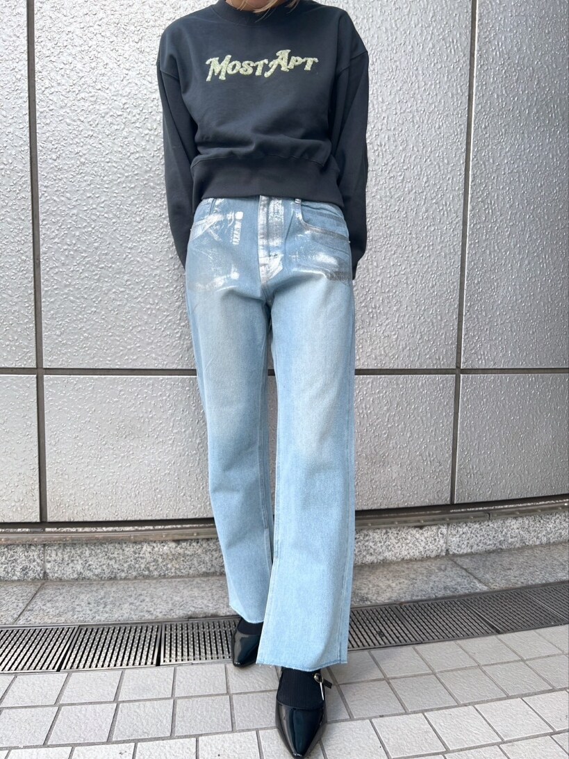 「古着MIX、モノトーン、デニム、パーカー、バケットハット、ストリート、春色、休日スタイル、パンツコーデ、オトナカワイイ、お出かけコーデ、ラクチンコーデ、シンプルコーデ、春ファッション、オトナ女子」｜「FREE'S MARTの◆ファーハット（ハット、ブラック系）」を使った、yukaさん（レディース・160cm）の冬コーディネートの4枚目の写真