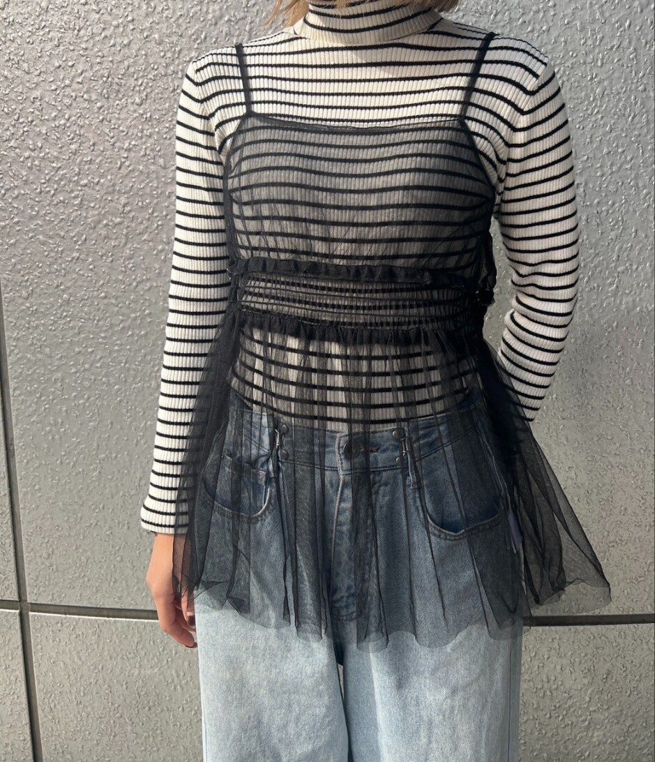 「タートルネック、お出かけコーデ、モノトーン、デニム、シンプルコーデ、カジュアルスタイル、パンツスタイル、大人かわいい、春服、シンプル、ラクチンコーデ、オトナカワイイ、ニット、ブラウス、ブーツ」｜「FREE'S MARTの◆タートルネックリブニット（ニット/セーター、ホワイト系）」を使った、yukaさん（レディース・160cm）の冬コーディネートの3枚目の写真