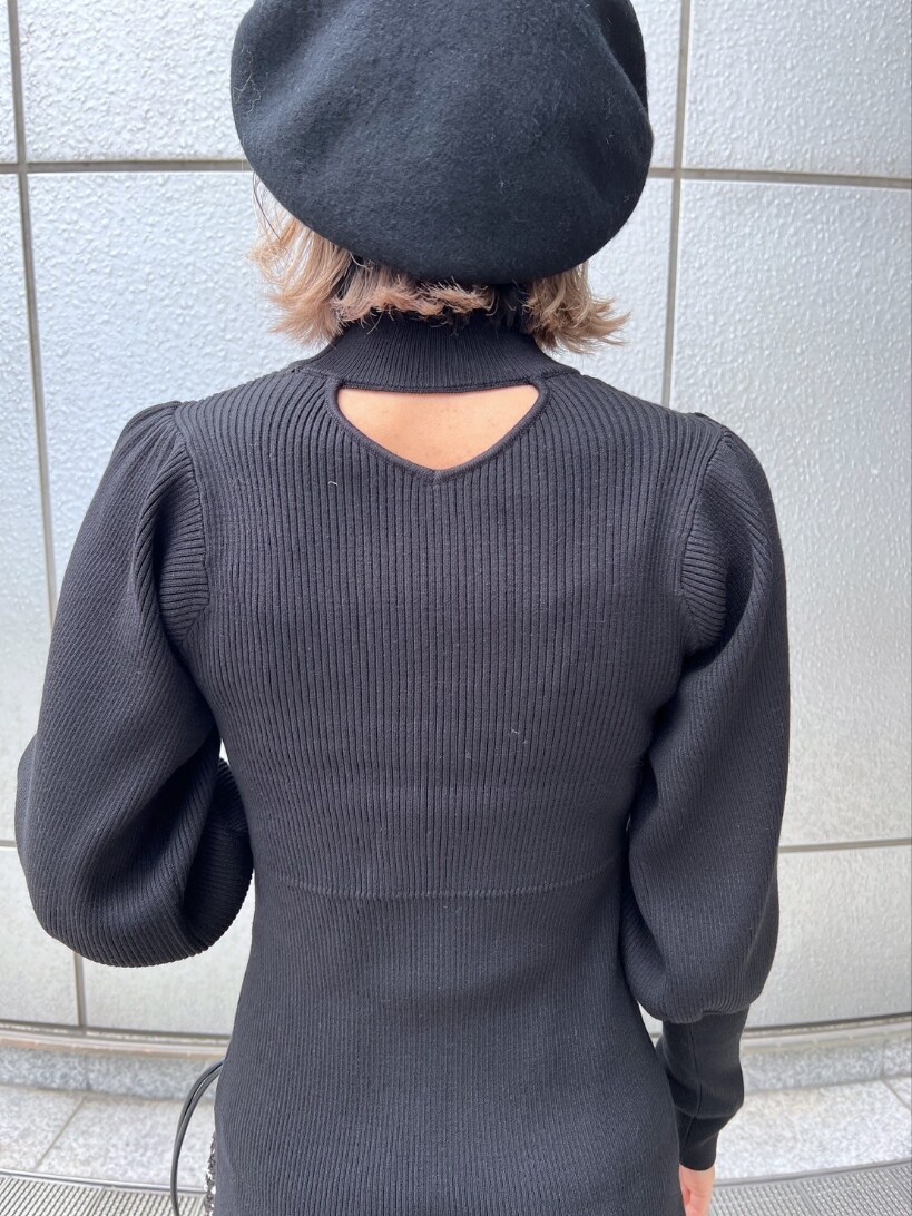 「きれいめカジュアル、タートルネック、レザー、ブーツ、冬コーデ、休日スタイル、モノトーン、大人カジュアル、韓国ファッション、ブーツスタイル、大人ガーリー、ロングブーツ、冬、大人コーデ、大人かわいい」｜「FREE'S MARTの◆切替ミニニットワンピース（ワンピース、ブラック系）」を使った、yukaさん（レディース・160cm）の冬コーディネートの2枚目の写真