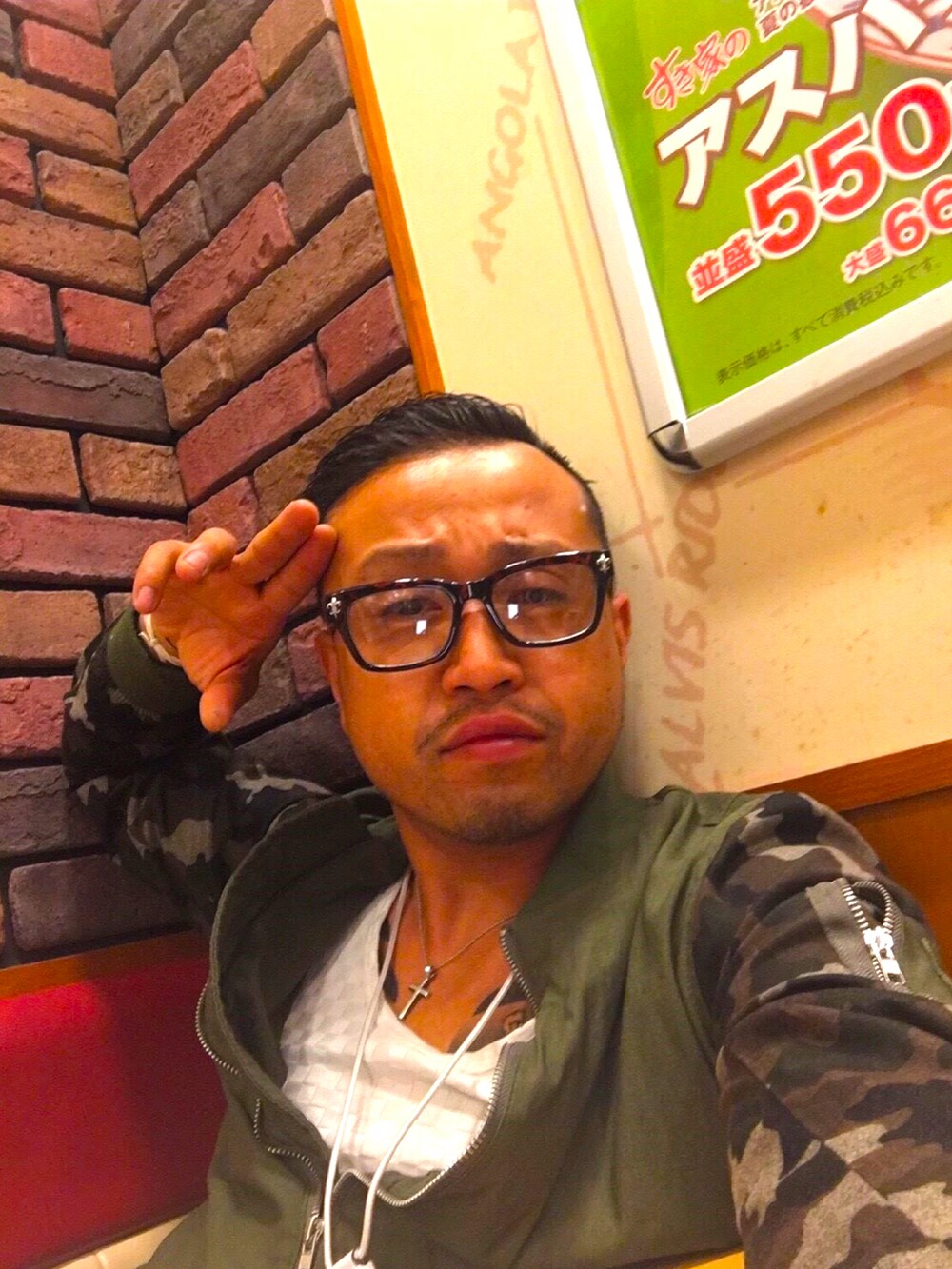 「お洒落さんとつながりたい」｜「off whiteのアイテム（シャツ/ブラウス、ブラック系）」を使った、GO-DAI HIDEHIROさん（メンズ・172cm）の冬コーディネートの5枚目の写真