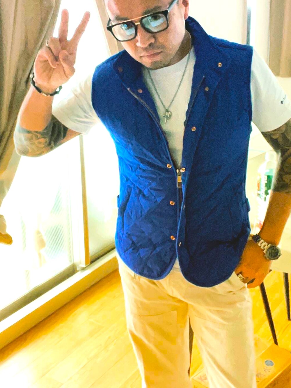「お洒落さんとつながりたい」｜「off whiteのアイテム（シャツ/ブラウス、ブラック系）」を使った、GO-DAI HIDEHIROさん（メンズ・172cm）の冬コーディネートの2枚目の写真