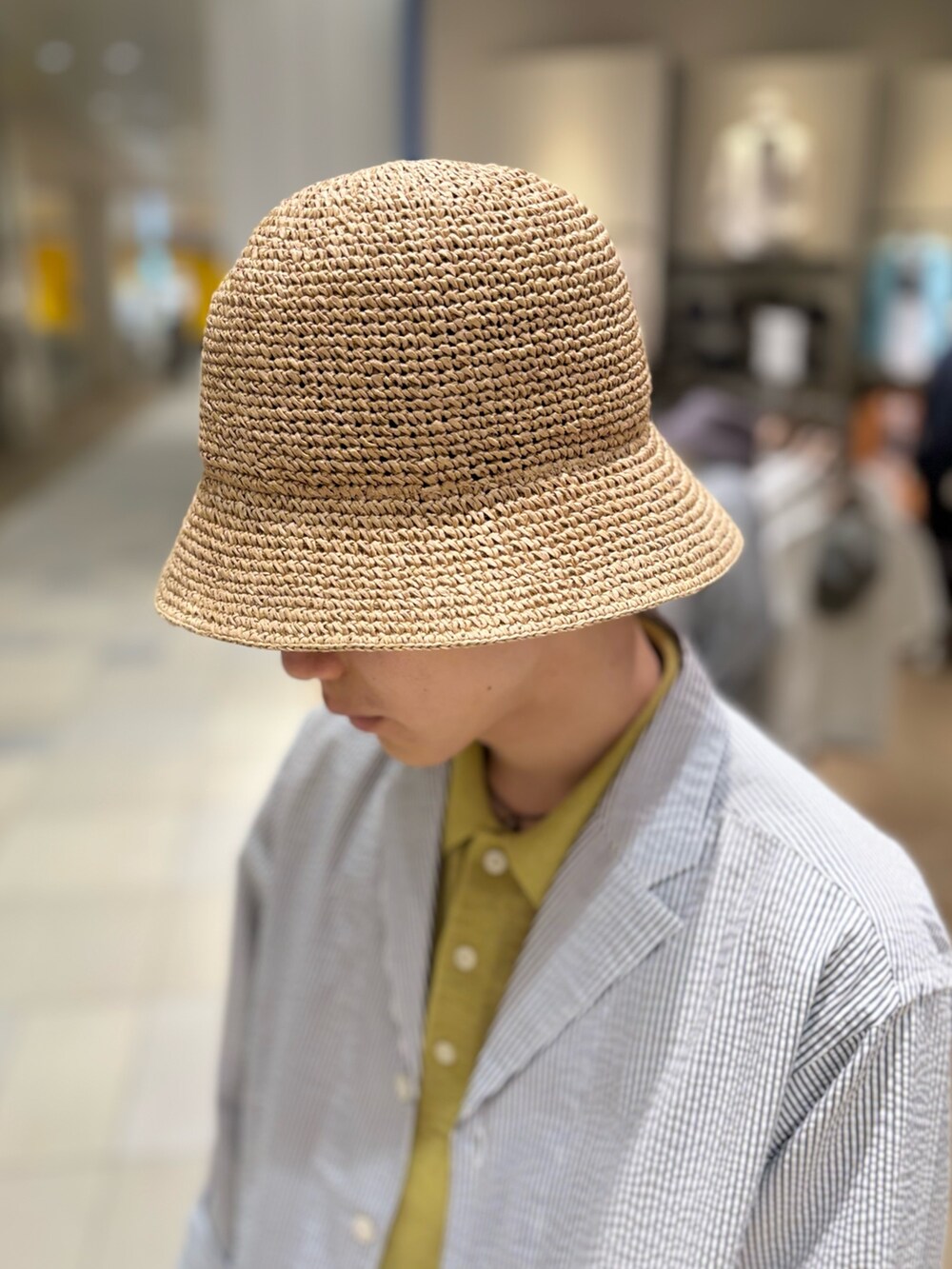 「休日スタイル、大人コーデ、ビッグシルエット、春夏コーデ」｜「NOLLEY'S goodmanの【WORK ABOUT】GIMA ニットポロシャツ《イージーケア / 速乾性》（ニット/セーター、イエロー系）」を使った、やまだ りさん（メンズ・173cm）の春コーディネートの4枚目の写真