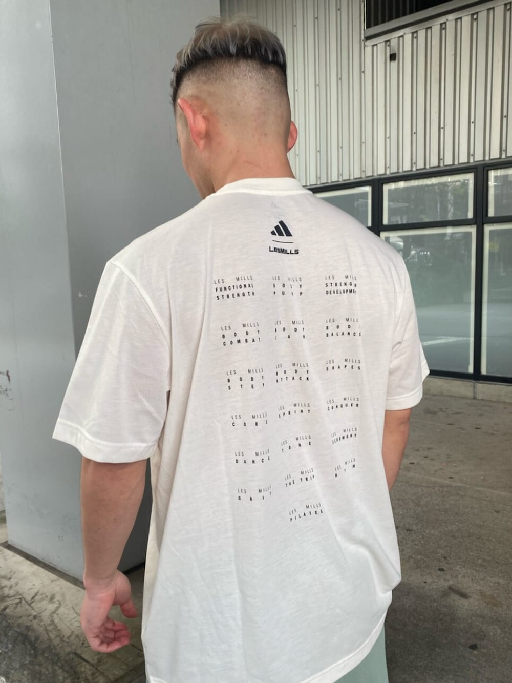 LES MILLS プログラム グラフィック半袖Tシャツ、Airchill