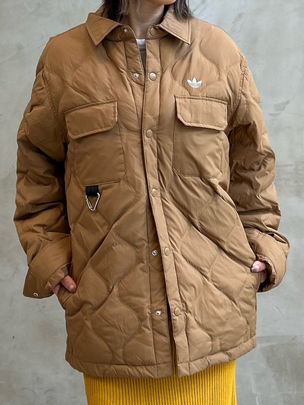 「コート、スニーカー、ジャケット、アウター、adidas、アディダス、adidas originals、カントリー、アディダスオリジナルス、ライトジャケット」｜「adidasのカントリー ジャパン / Country Japan（シューズ、ブラウン系）」を使った、STさん（レディース・159cm）の秋コーディネートの6枚目の写真
