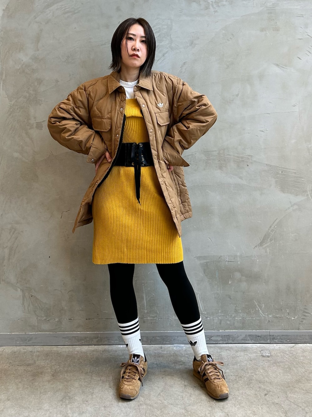 「コート、スニーカー、ジャケット、アウター、adidas、アディダス、adidas originals、カントリー、アディダスオリジナルス、ライトジャケット」｜「adidasのカントリー ジャパン / Country Japan（シューズ、ブラウン系）」を使った、STさん（レディース・159cm）の秋コーディネートの4枚目の写真