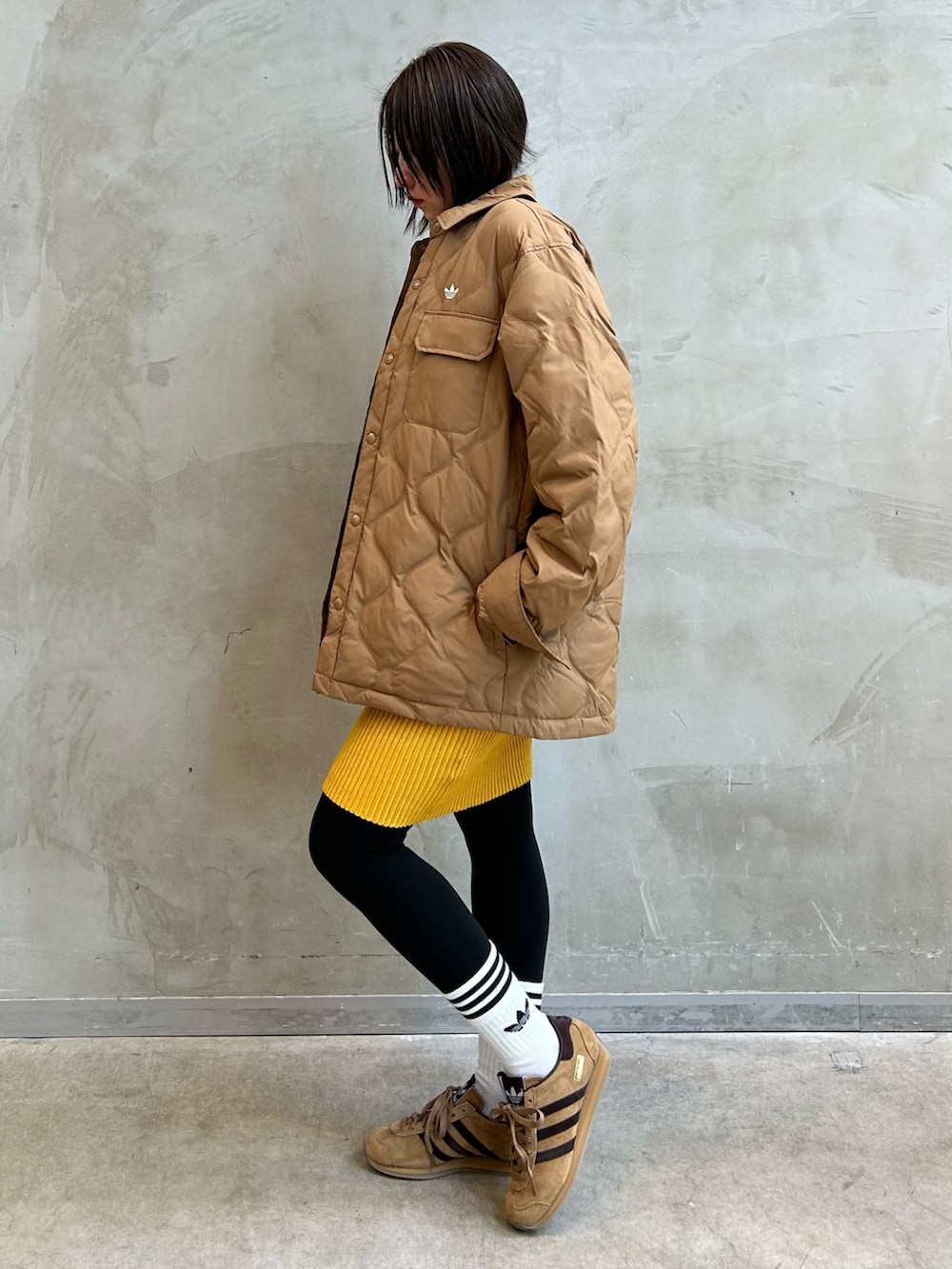 「コート、スニーカー、ジャケット、アウター、adidas、アディダス、adidas originals、カントリー、アディダスオリジナルス、ライトジャケット」｜「adidasのカントリー ジャパン / Country Japan（シューズ、ブラウン系）」を使った、STさん（レディース・159cm）の秋コーディネートの5枚目の写真