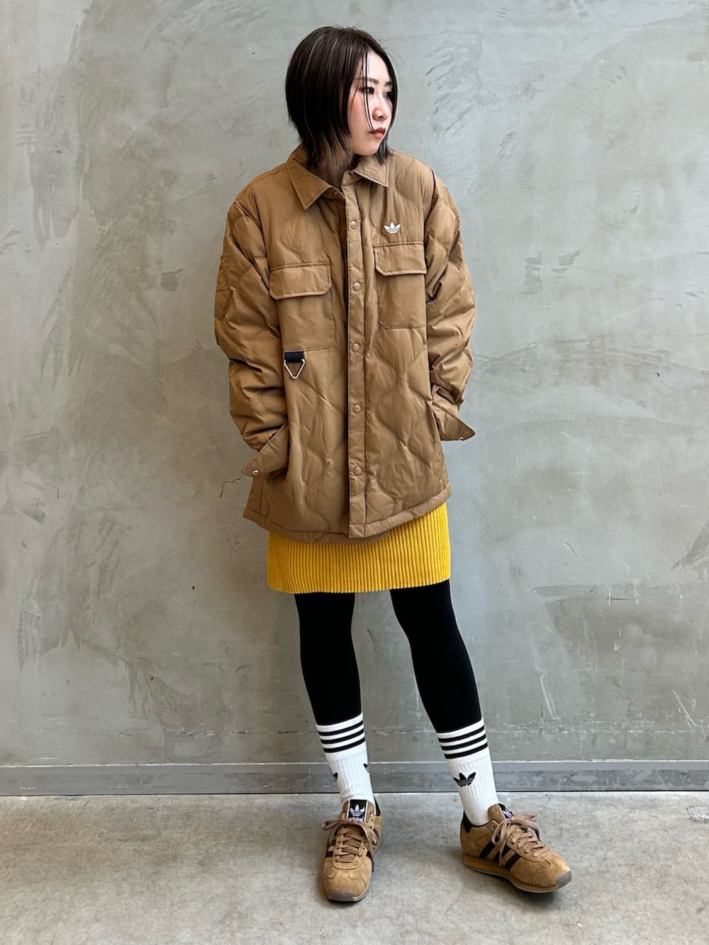 「コート、スニーカー、ジャケット、アウター、adidas、アディダス、adidas originals、カントリー、アディダスオリジナルス、ライトジャケット」｜「adidasのカントリー ジャパン / Country Japan（シューズ、ブラウン系）」を使った、STさん（レディース・159cm）の秋コーディネートの3枚目の写真