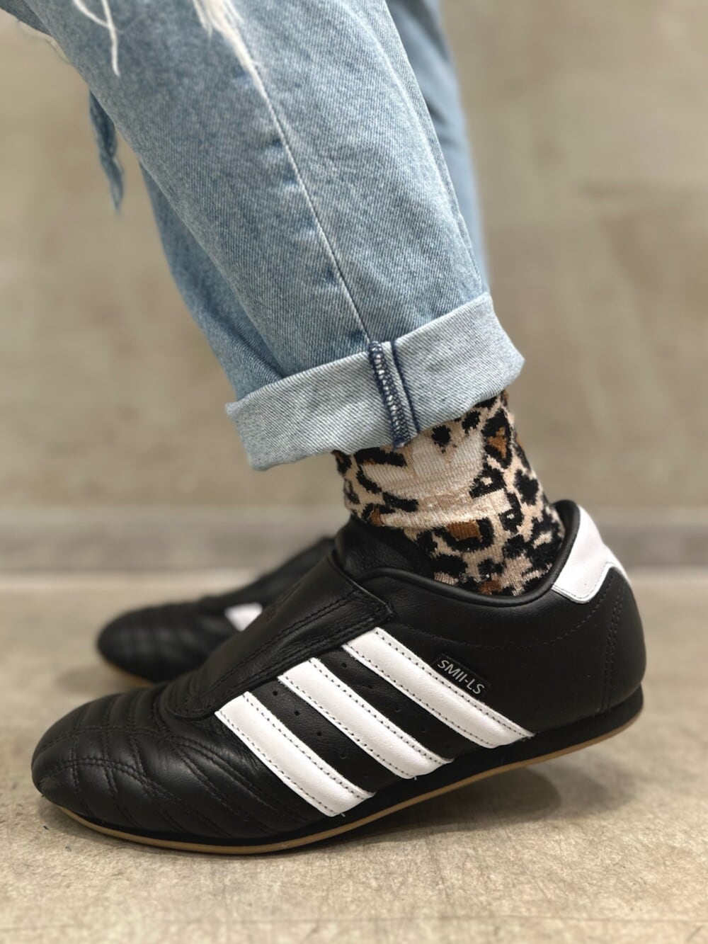 「Tシャツ、半袖、カットアウト、スニーカー、テコンドー、TAEKWONDO、白Tシャツ、adidas、adidas originals、アディダス」｜「adidasのアディダス オリジナルス 半袖Tシャツ / アディダスオリジナルス adidas Originals（Tシャツ/カットソー、ホワイト系）」を使った、STさん（レディース・159cm）の春コーディネートの4枚目の写真