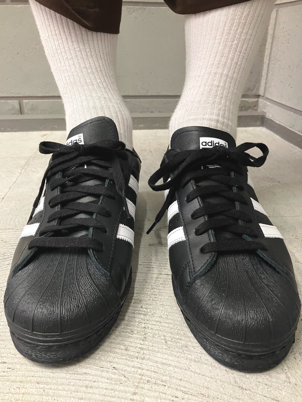 「スニーカー、adidas、ジャージ、アディダス、ナイロンジャケット、adidas originals、トラックジャケット、スーパースター、トラックトップ」｜「adidasのベッケンバウアートラックジャケット（ジェンダーニュートラル） / トラックトップ ジャージ / アディダスオリジナルス adidas Originals（ジャージ、ブルー系）」を使った、MRさん（レディース・164cm）の冬コーディネートの4枚目の写真