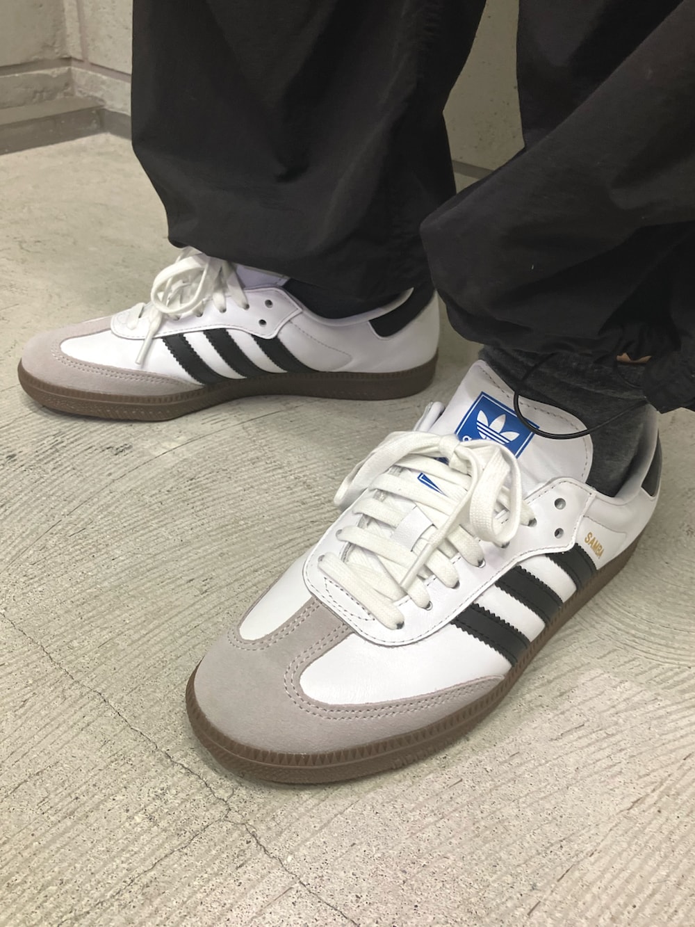 「スニーカー、adidas、ジャージ、アディダス、adidas originals、トラックジャケット、アディダスオリジナルス、サンバ、ベッケンバウアー、トラックトップ」｜「adidasのベッケンバウアートラックジャケット（ジェンダーニュートラル） / トラックトップ ジャージ / アディダスオリジナルス adidas Originals（ジャージ、ブルー系）」を使った、MRさん（レディース・164cm）の冬コーディネートの4枚目の写真